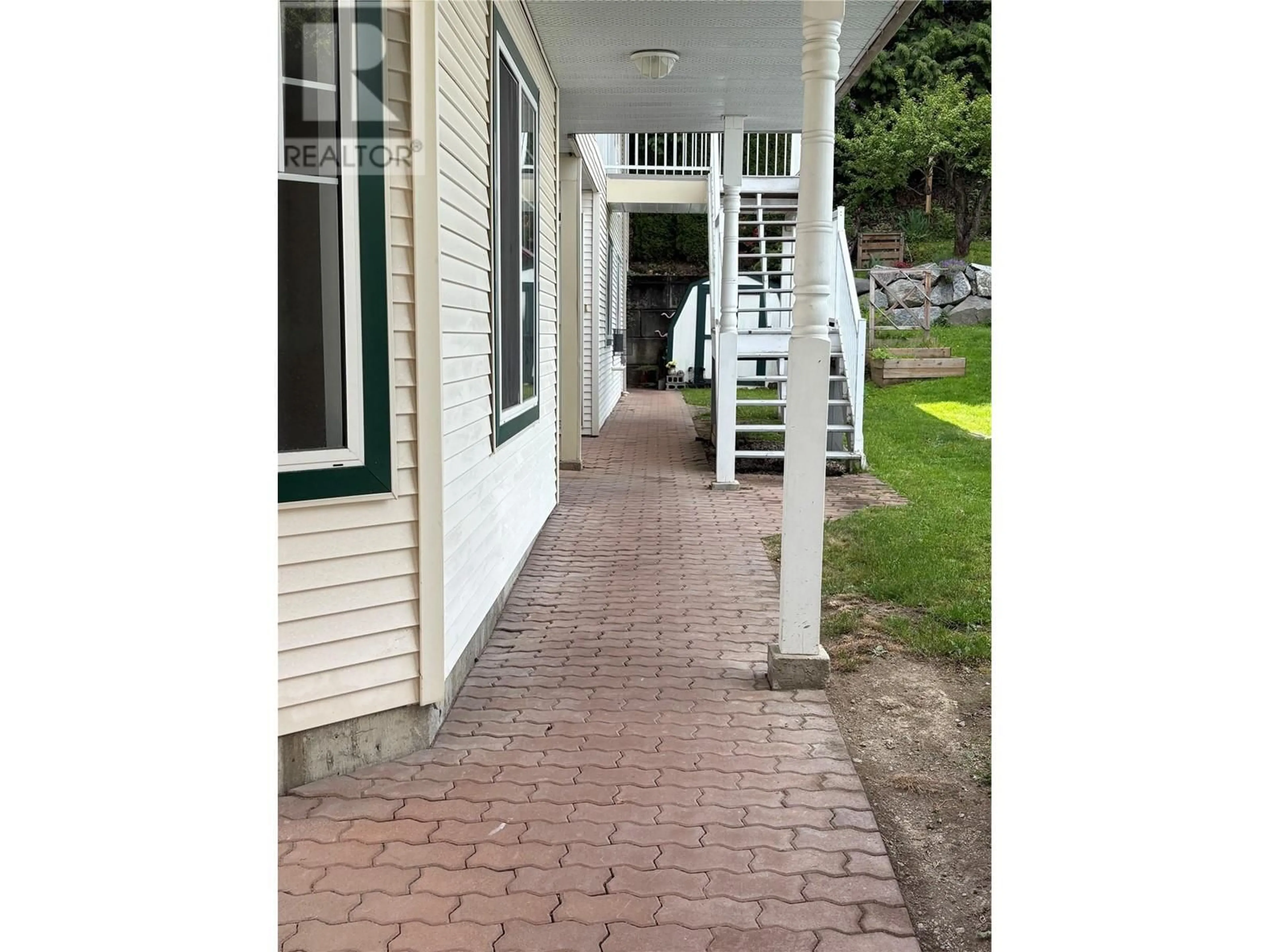 Patio, street for 103 - 130 CHATHAM STREET, Nelson British Columbia V1L3Y8