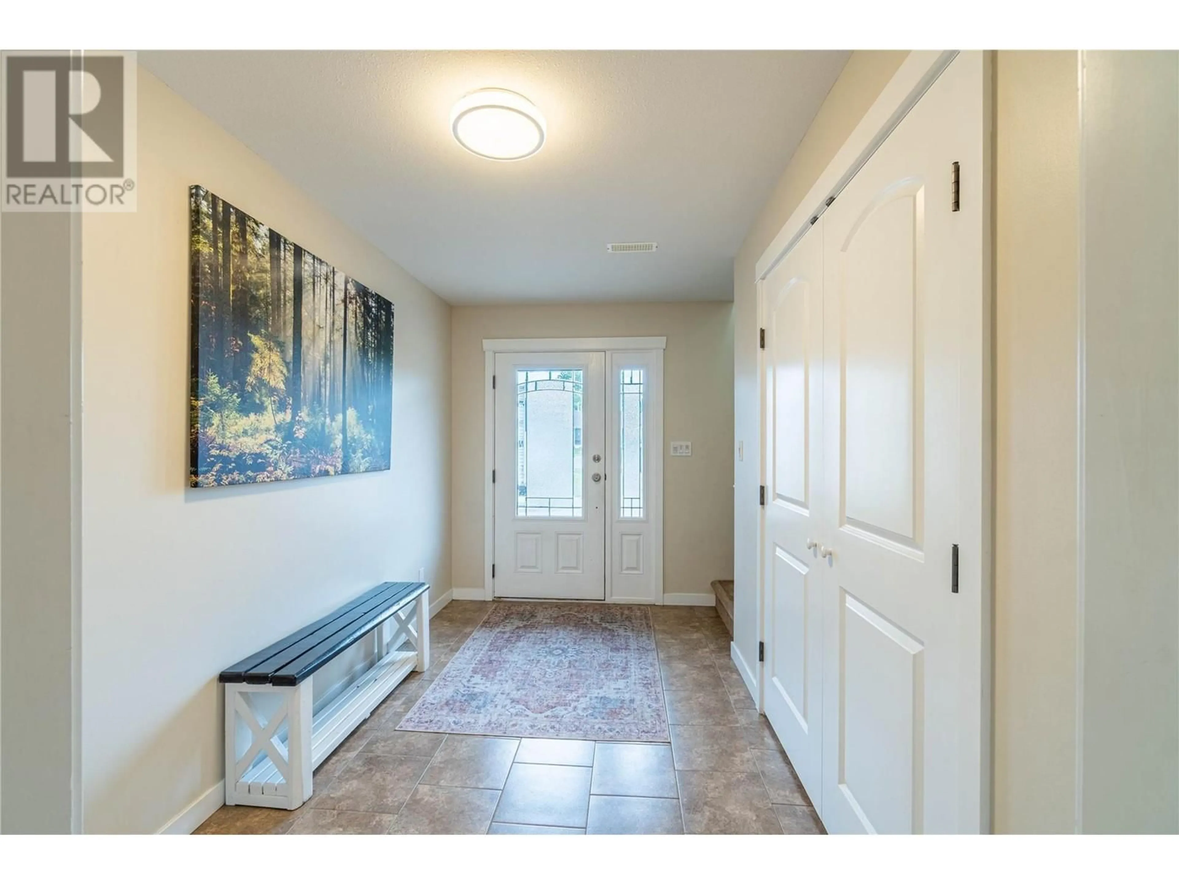 Indoor entryway for 1103 BEACH PLACE, Chase British Columbia V0E1M0