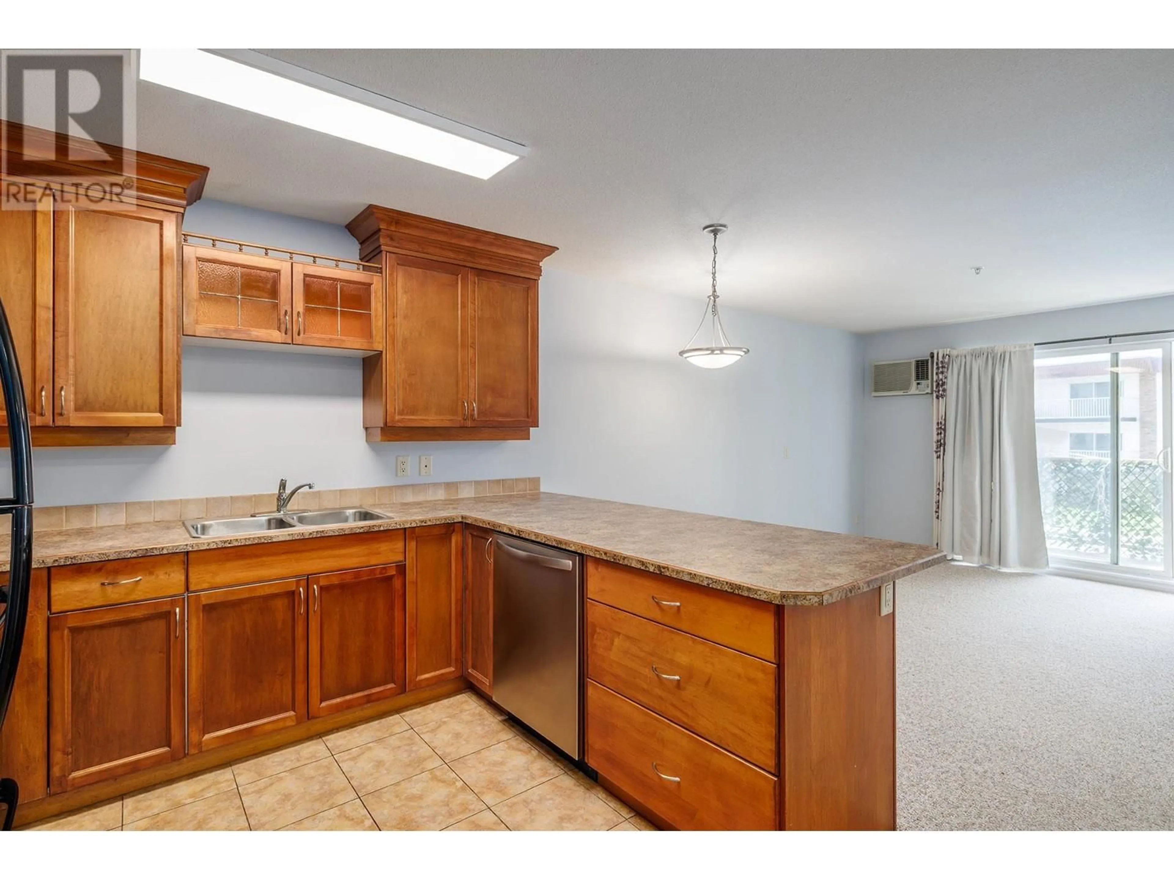 Standard kitchen, unknown for 108 - 1965 PANDOSY STREET, Kelowna British Columbia V1Y1R9