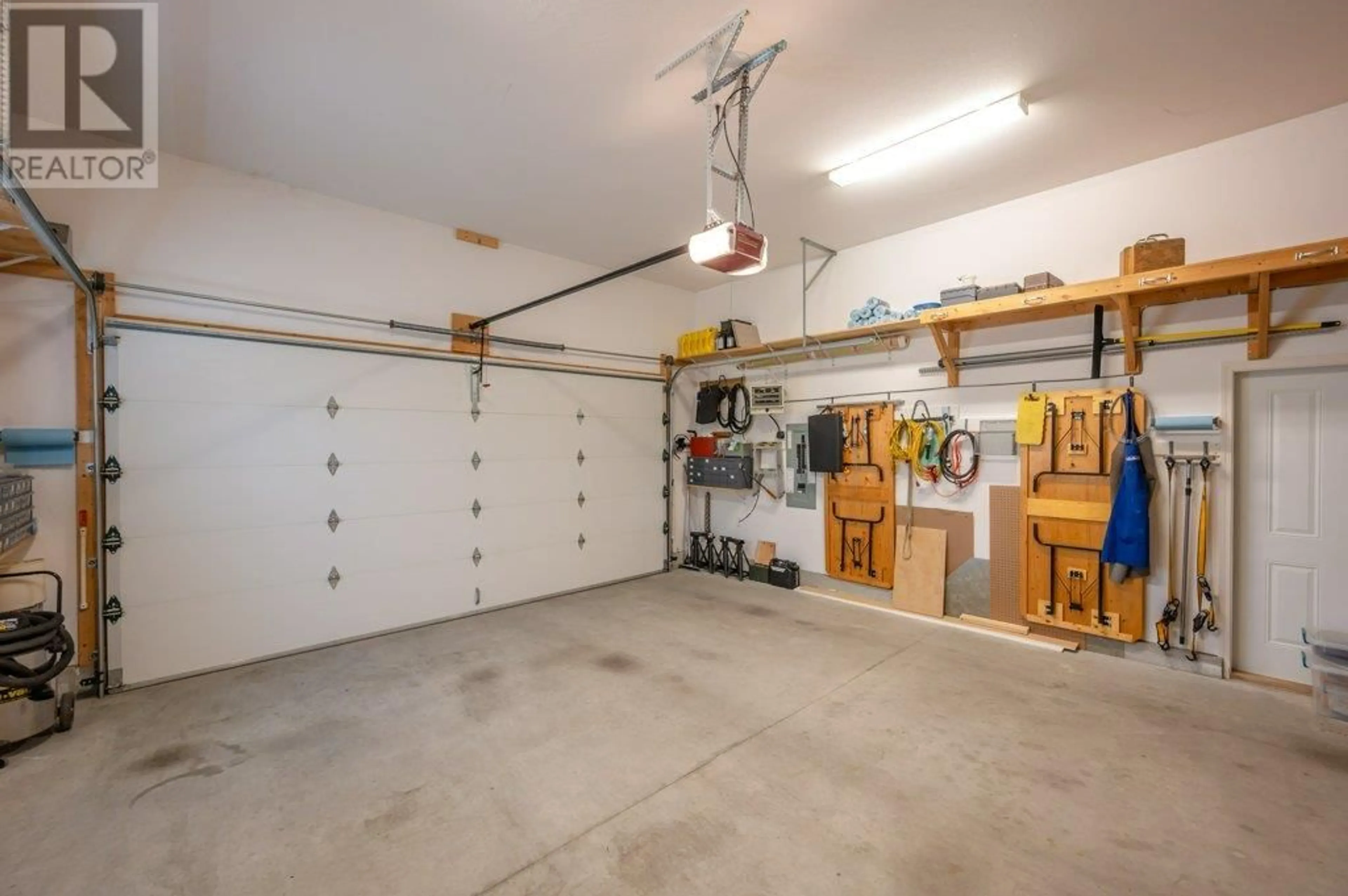 Indoor garage for 6905 MOUNTAINVIEW DRIVE, Oliver British Columbia V0H1T4