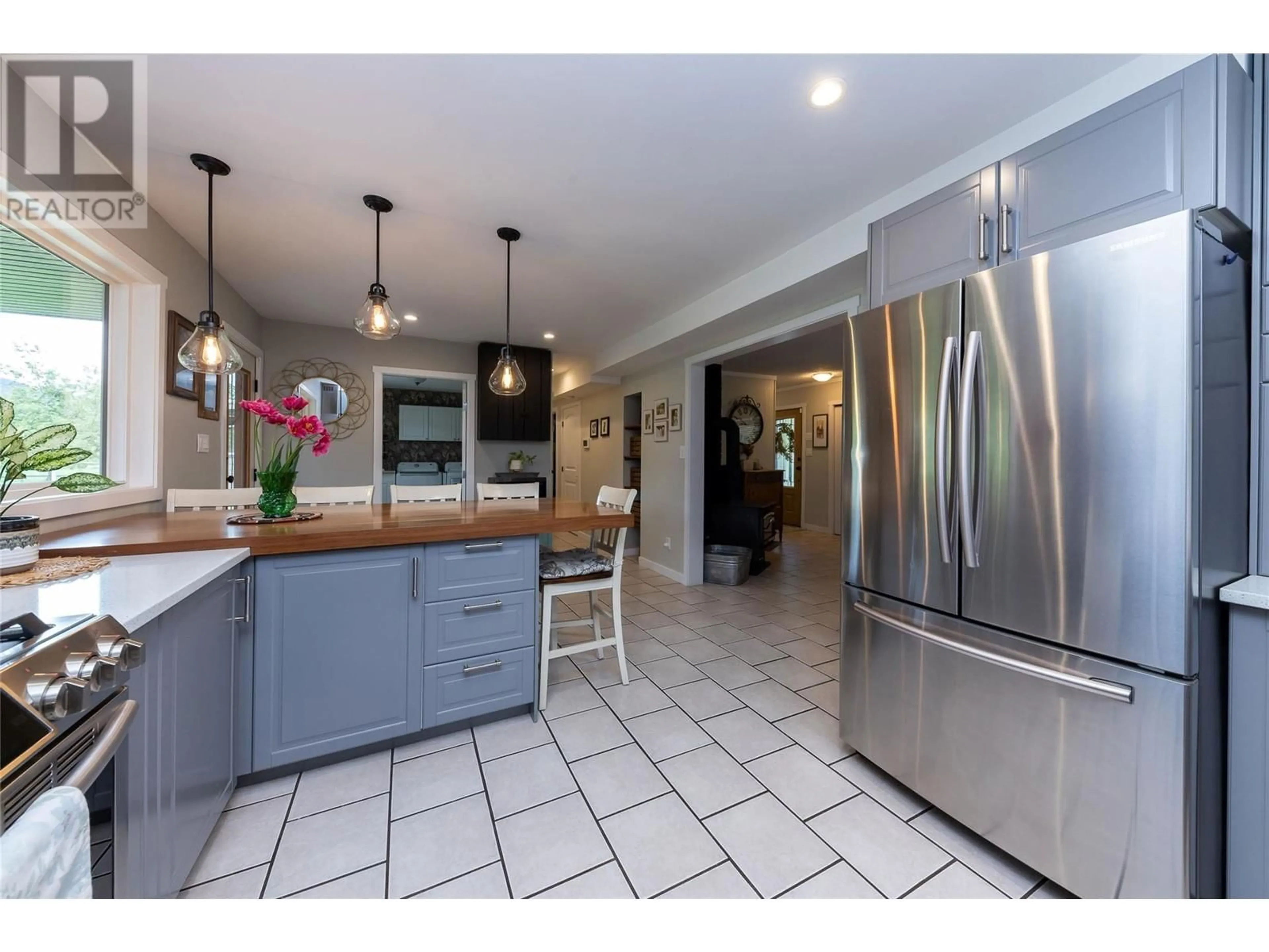 Open concept kitchen, ceramic/tile floor for 3602 KAMLOOPS VERNON HIGHWAY, Monte Lake British Columbia V0E2N0