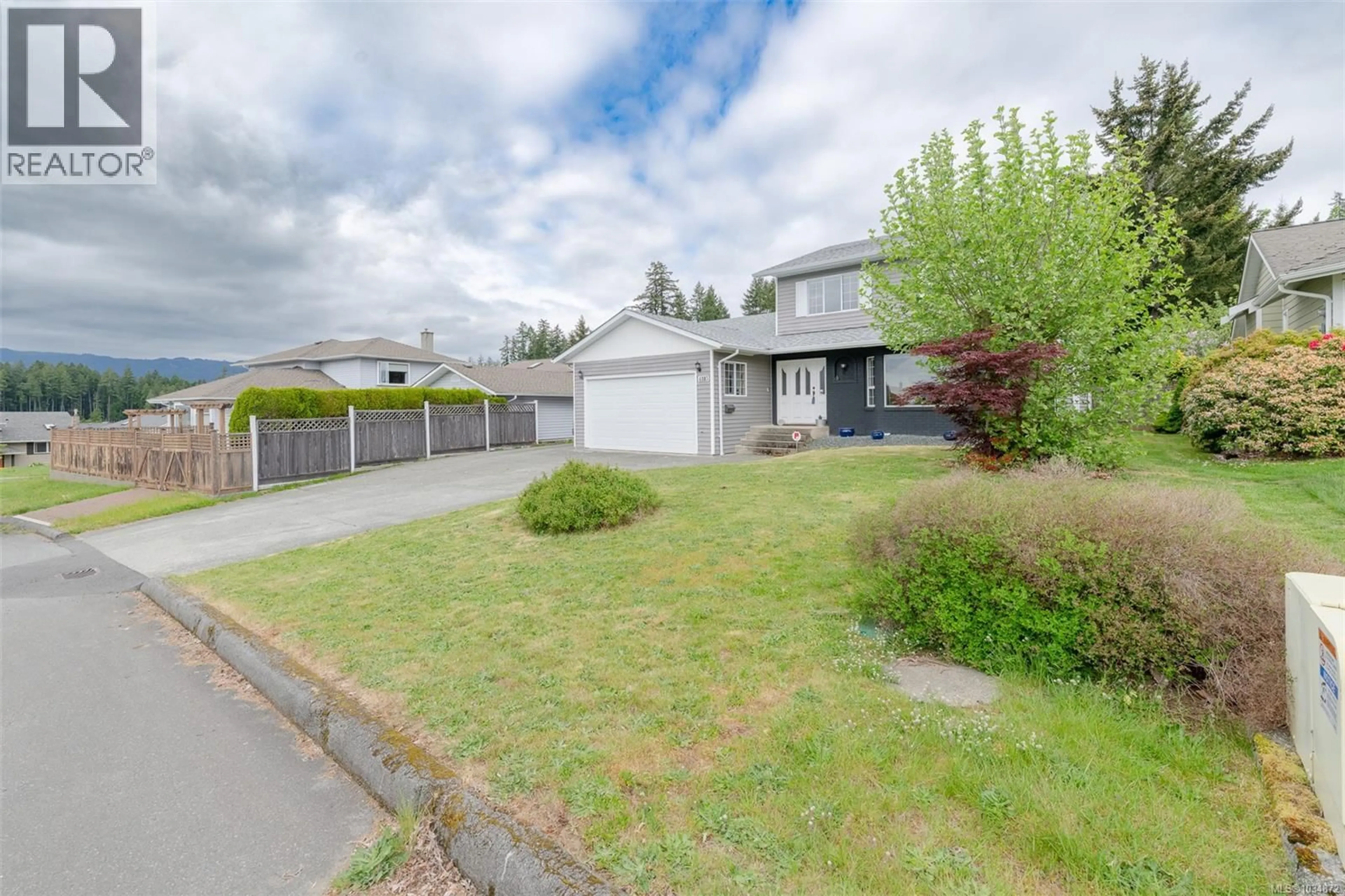 A pic from outside/outdoor area/front of a property/back of a property/a pic from drone, street for 4185 PARKINSON PLACE, Port Alberni British Columbia V9Y8B8