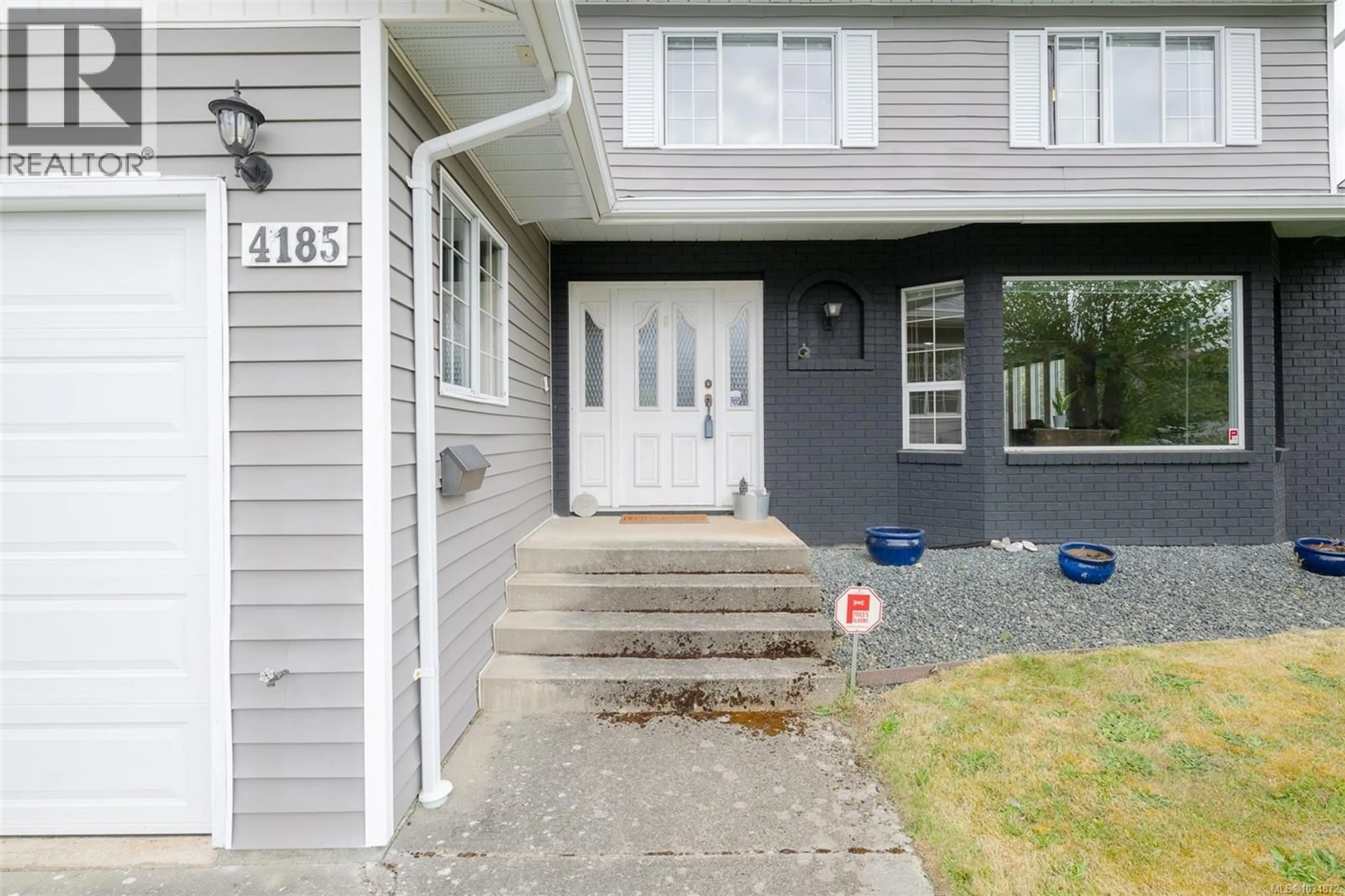 Home with vinyl exterior material, street for 4185 PARKINSON PLACE, Port Alberni British Columbia V9Y8B8