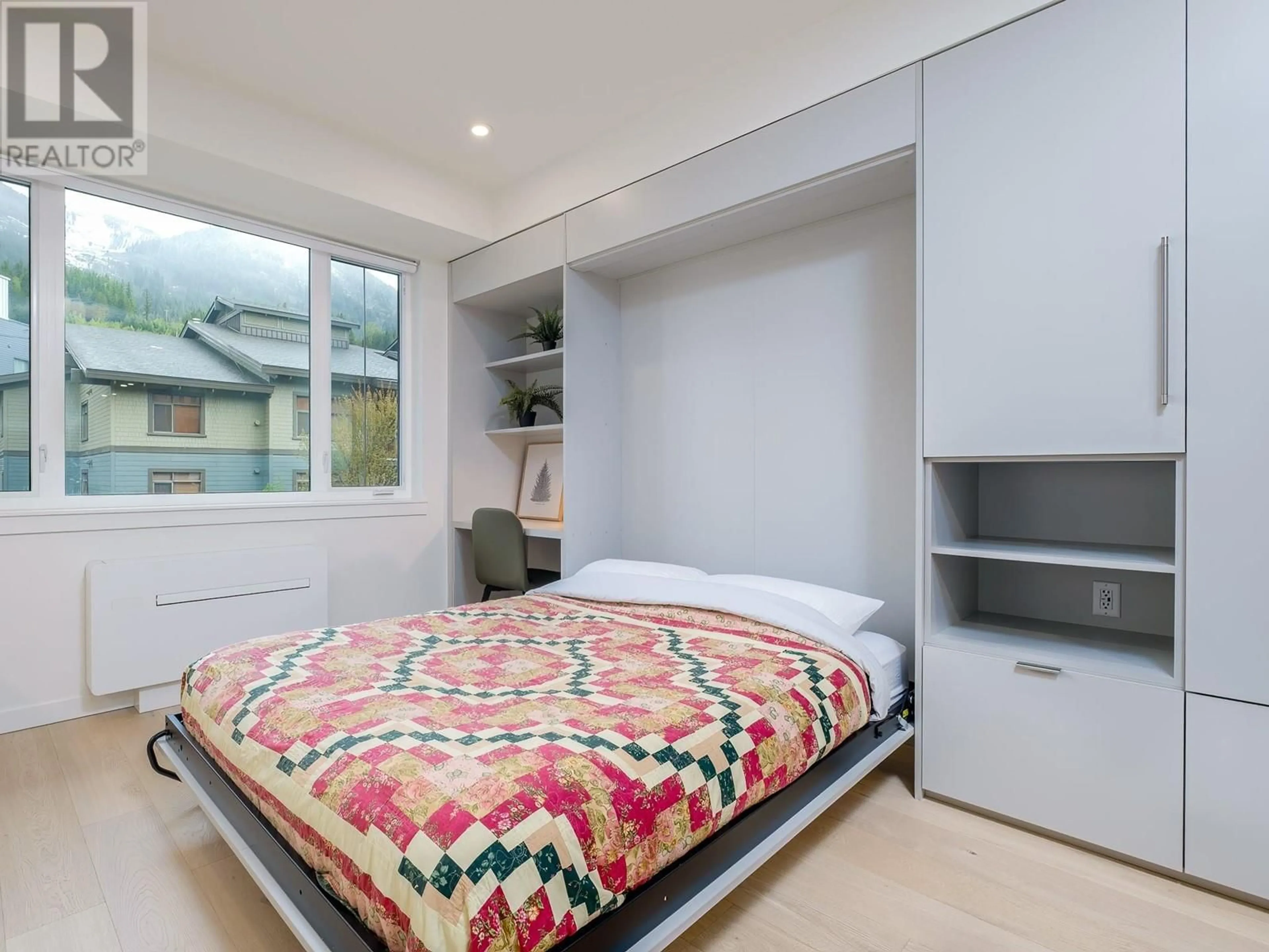 Bedroom with bed, unknown for 303 - 4280 RED MOUNTAIN ROAD, Rossland British Columbia V0G1Y0
