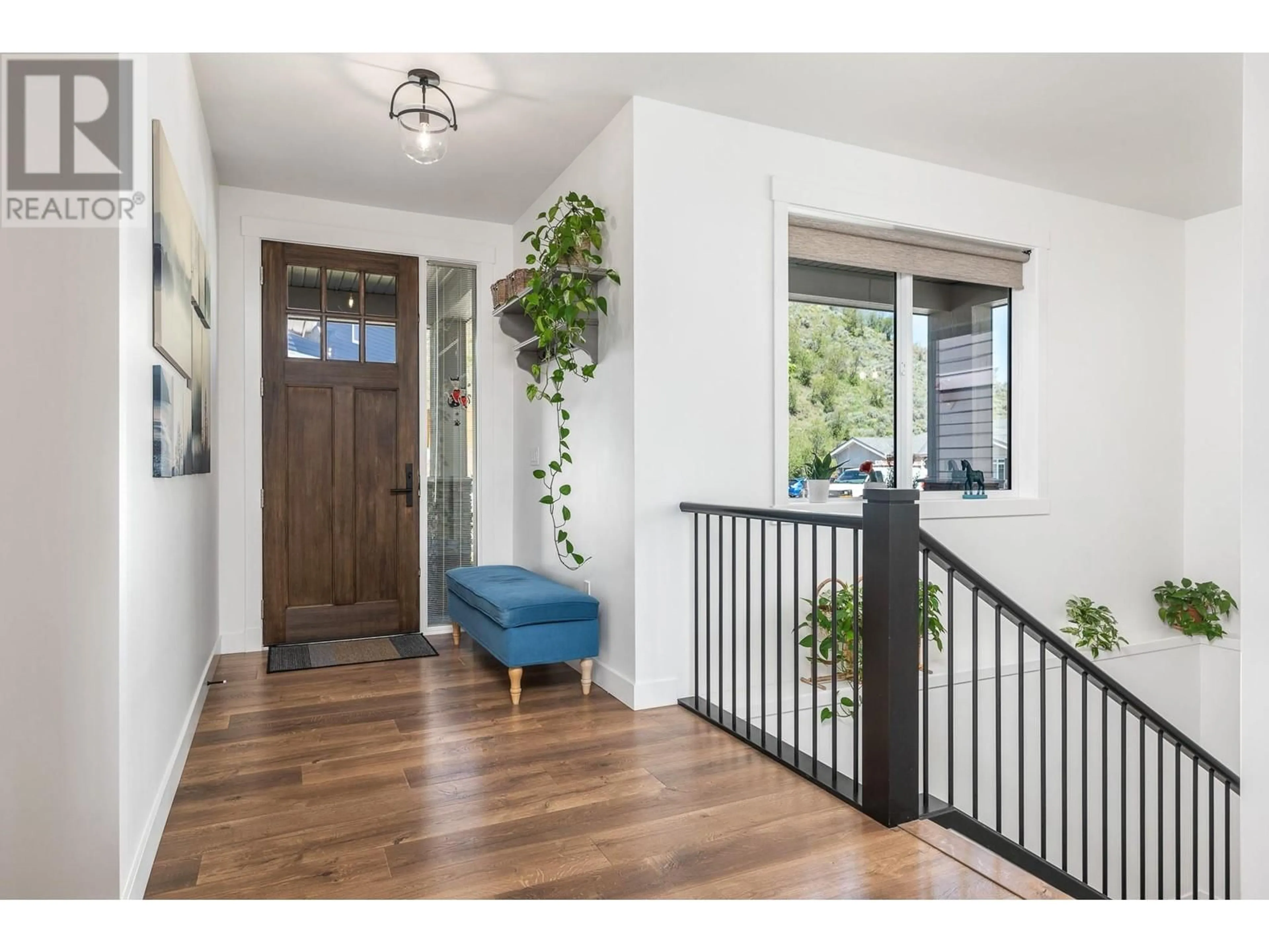 Indoor entryway for 5138 TURTLE POND PLACE, Vernon British Columbia V1T9Y2