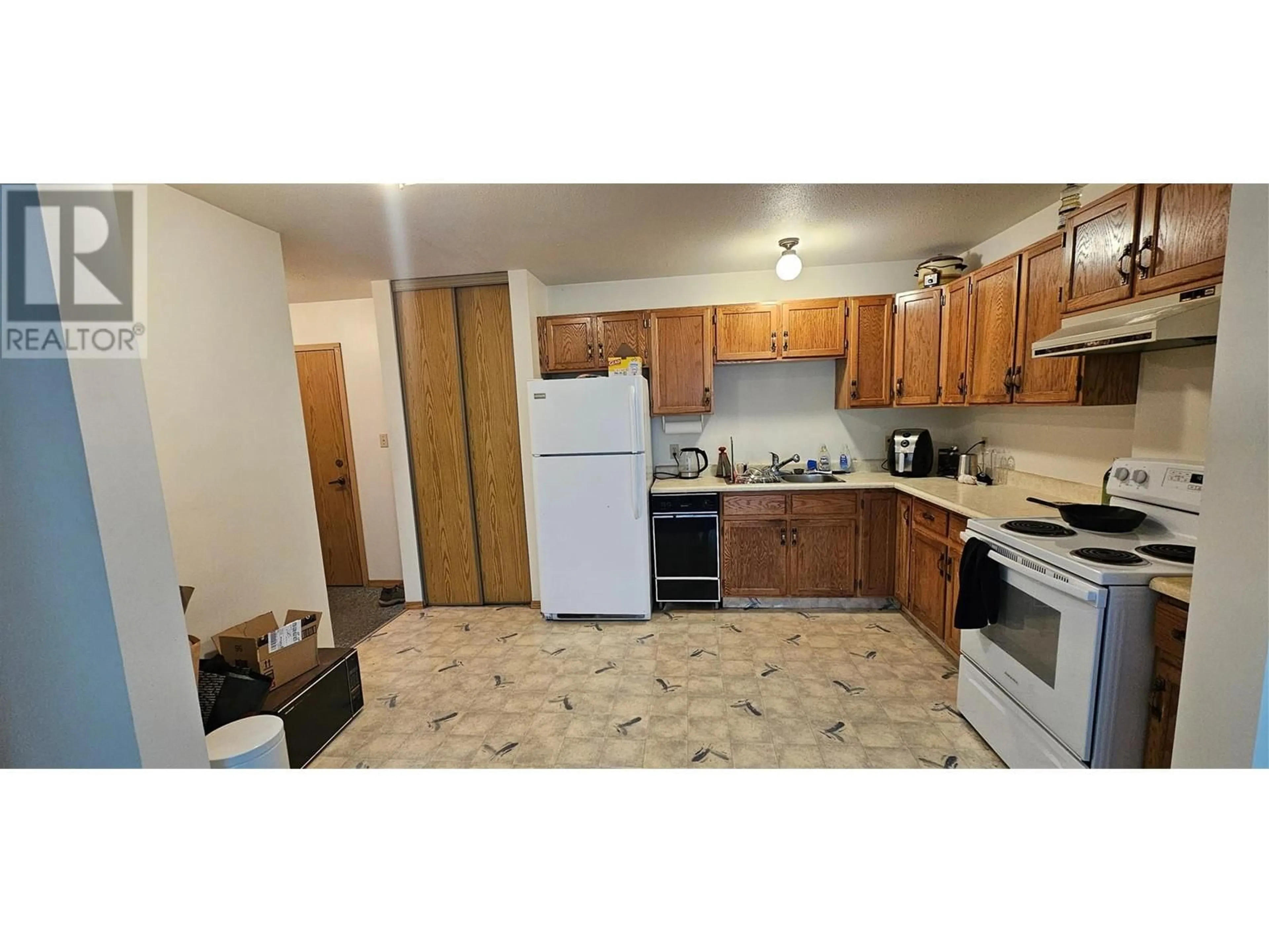 Standard kitchen, unknown for 425D - 1286 PONDEROSA DRIVE, Sparwood British Columbia V0B2G0