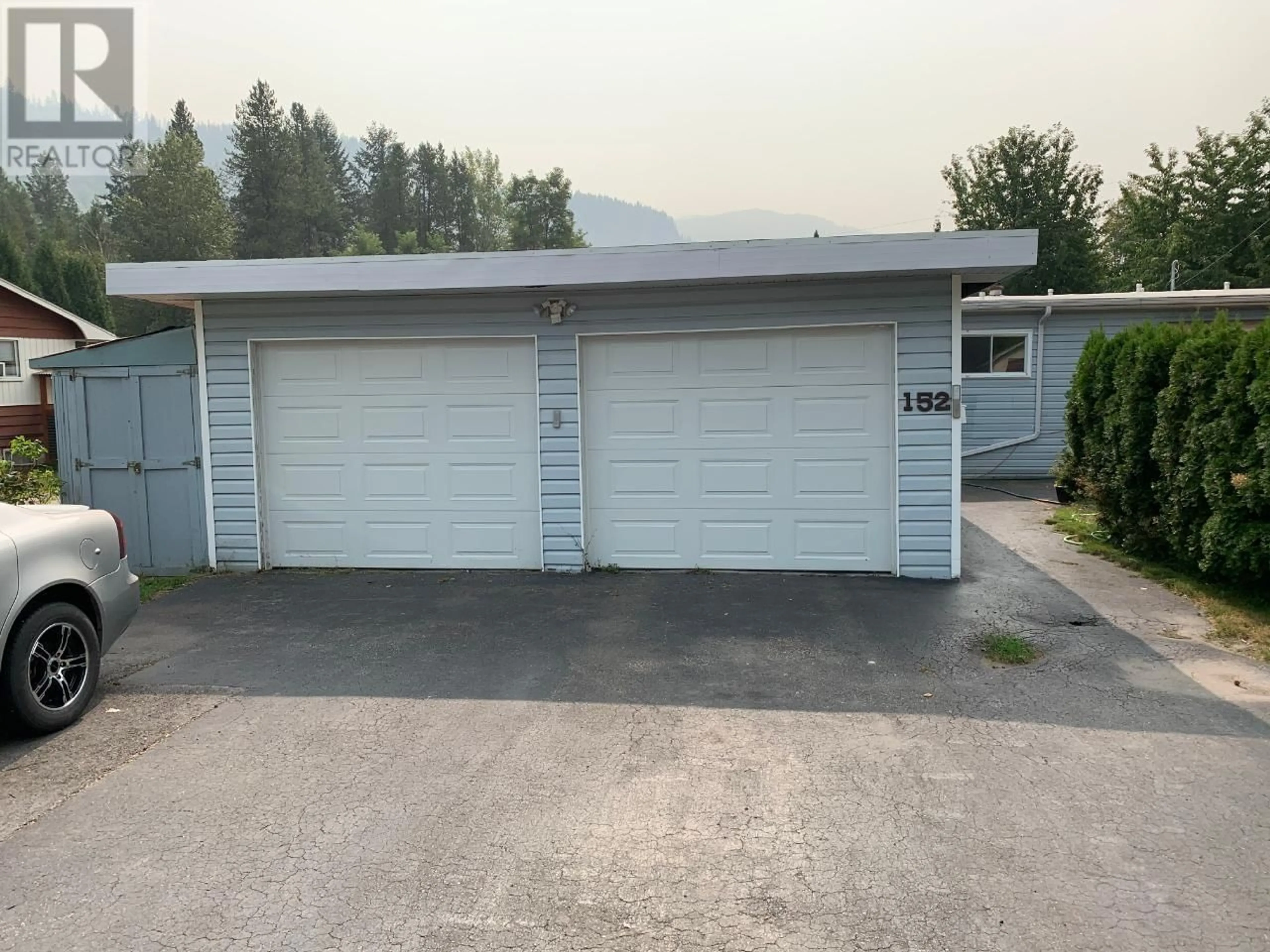 Indoor garage for 1 - 152 SCHULTE CRESCENT, Castlegar British Columbia V1N3E2
