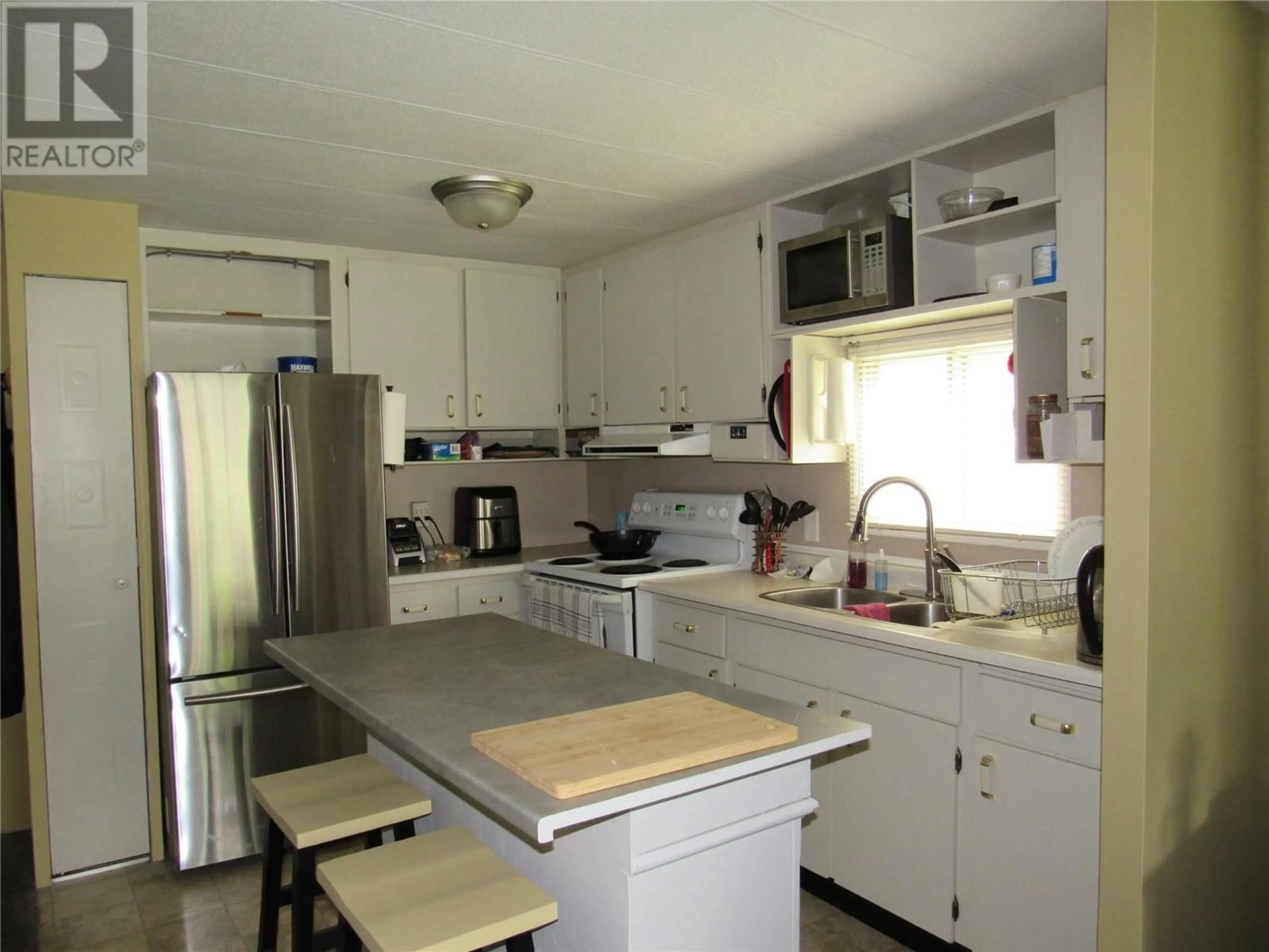 Standard kitchen, unknown for 1 - 152 SCHULTE CRESCENT, Castlegar British Columbia V1N3E2