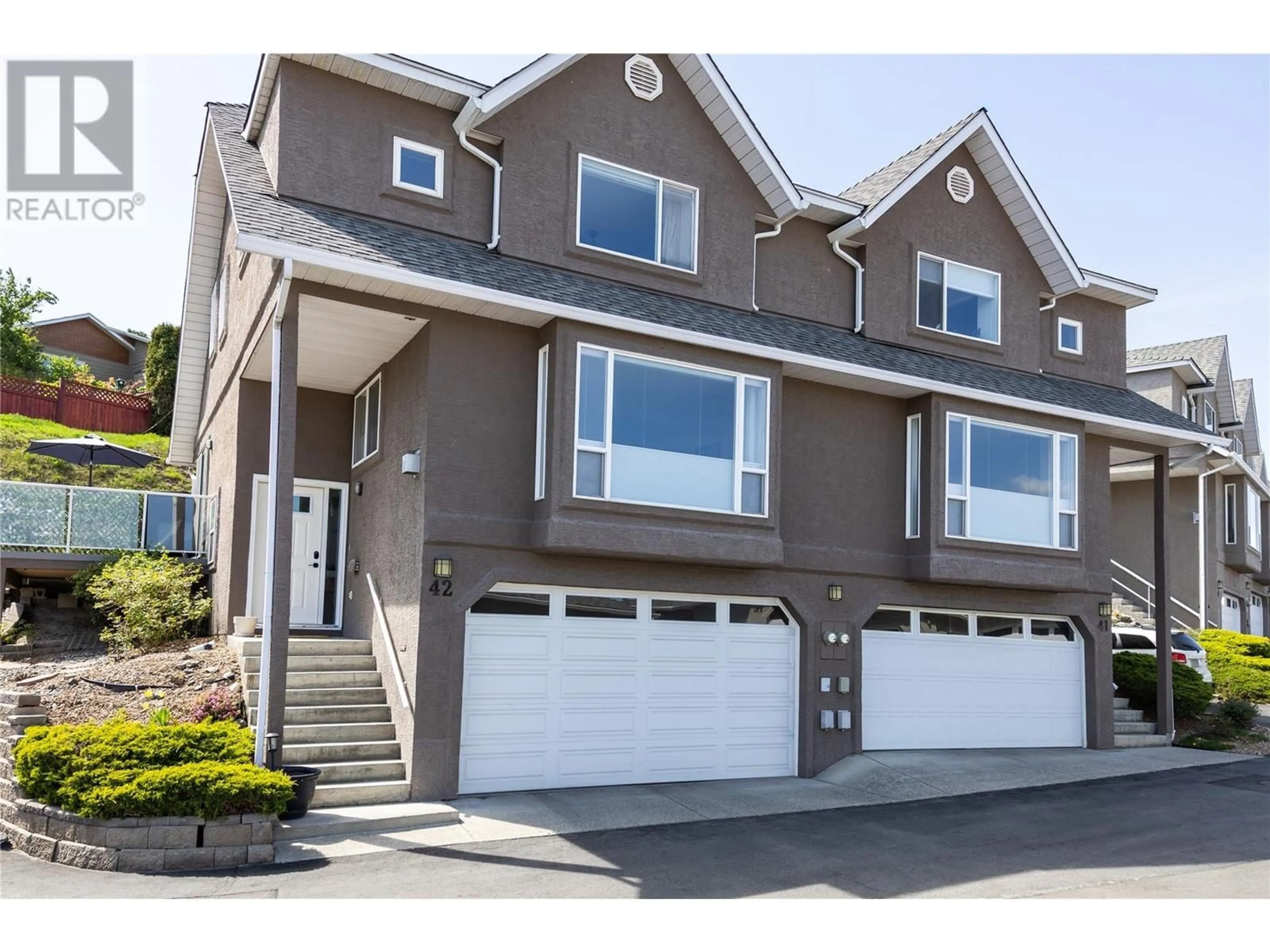 Home with vinyl exterior material, street for 42 - 255 PEMBERTON TERRACE, Kamloops British Columbia V2C6R2