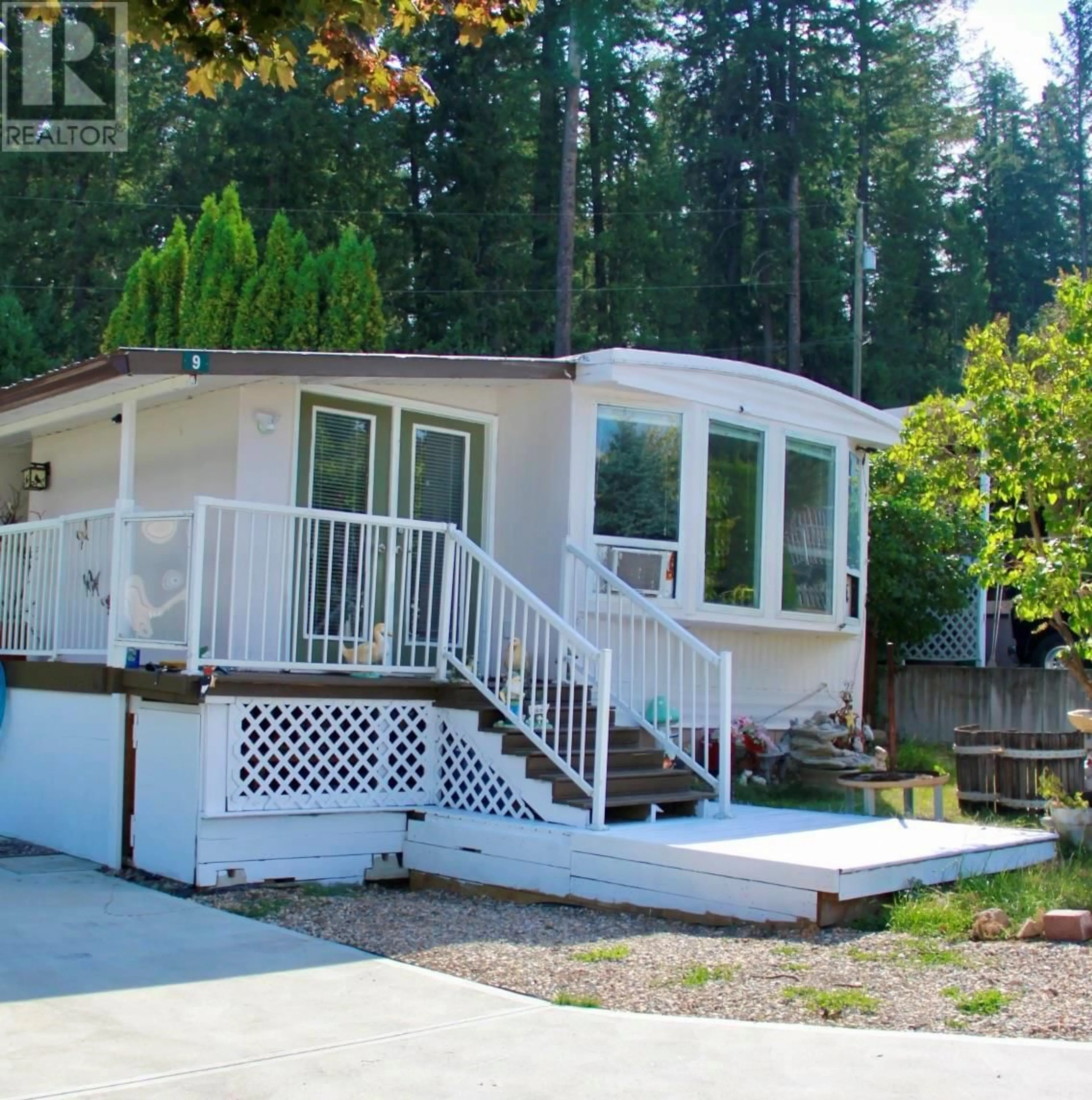 Home with vinyl exterior material, water/lake/river/ocean view for 9 - 2932 BUCKLEY ROAD, Sorrento British Columbia V0E2W1