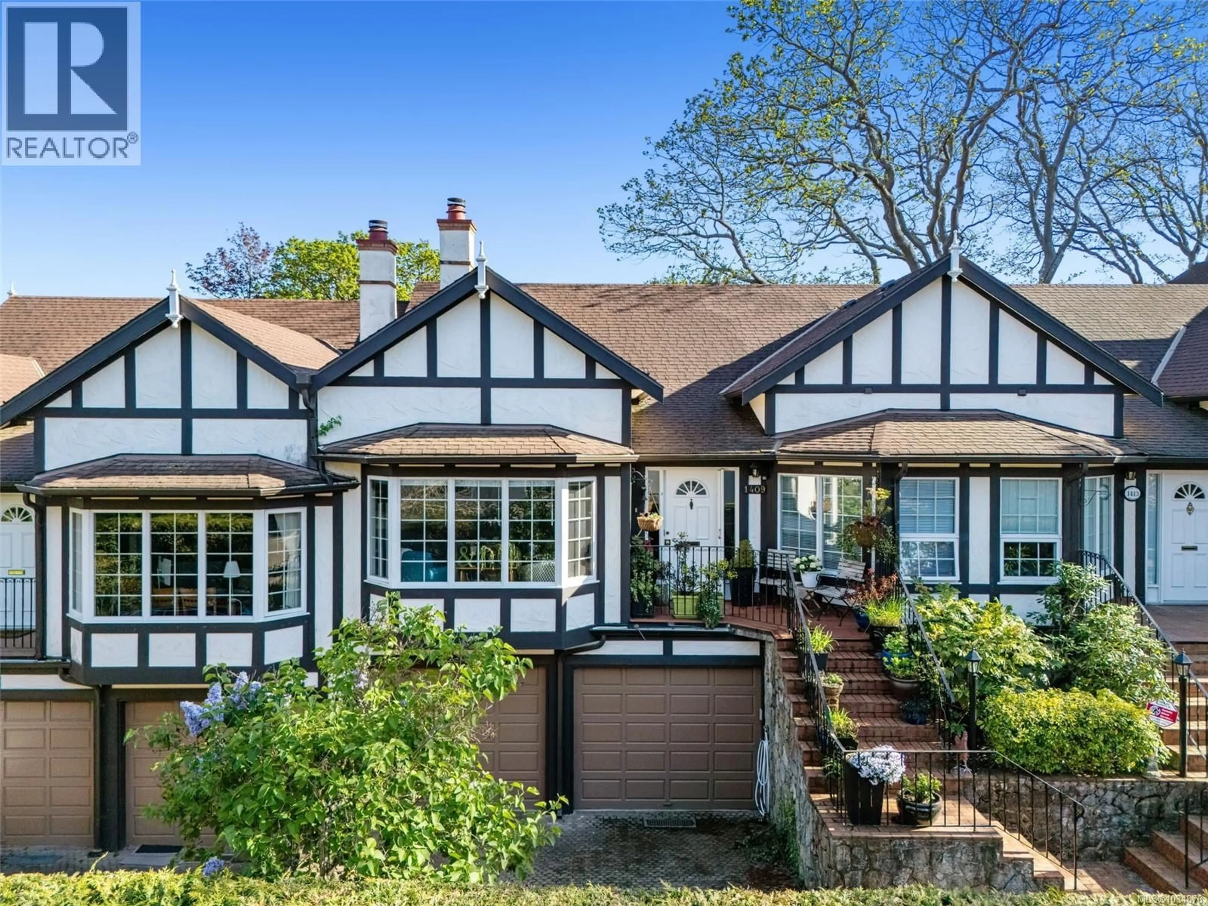 Home with brick exterior material, street for 1409 YALE STREET, Oak Bay British Columbia V8S5K6