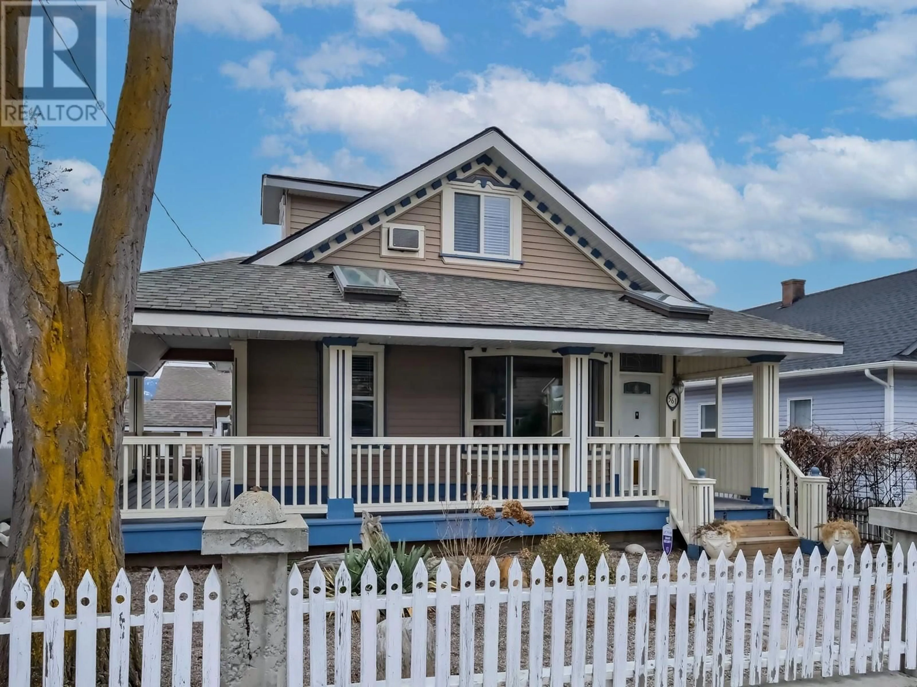 Home with vinyl exterior material, street for 561 BRAID STREET, Penticton British Columbia V2A4Y4
