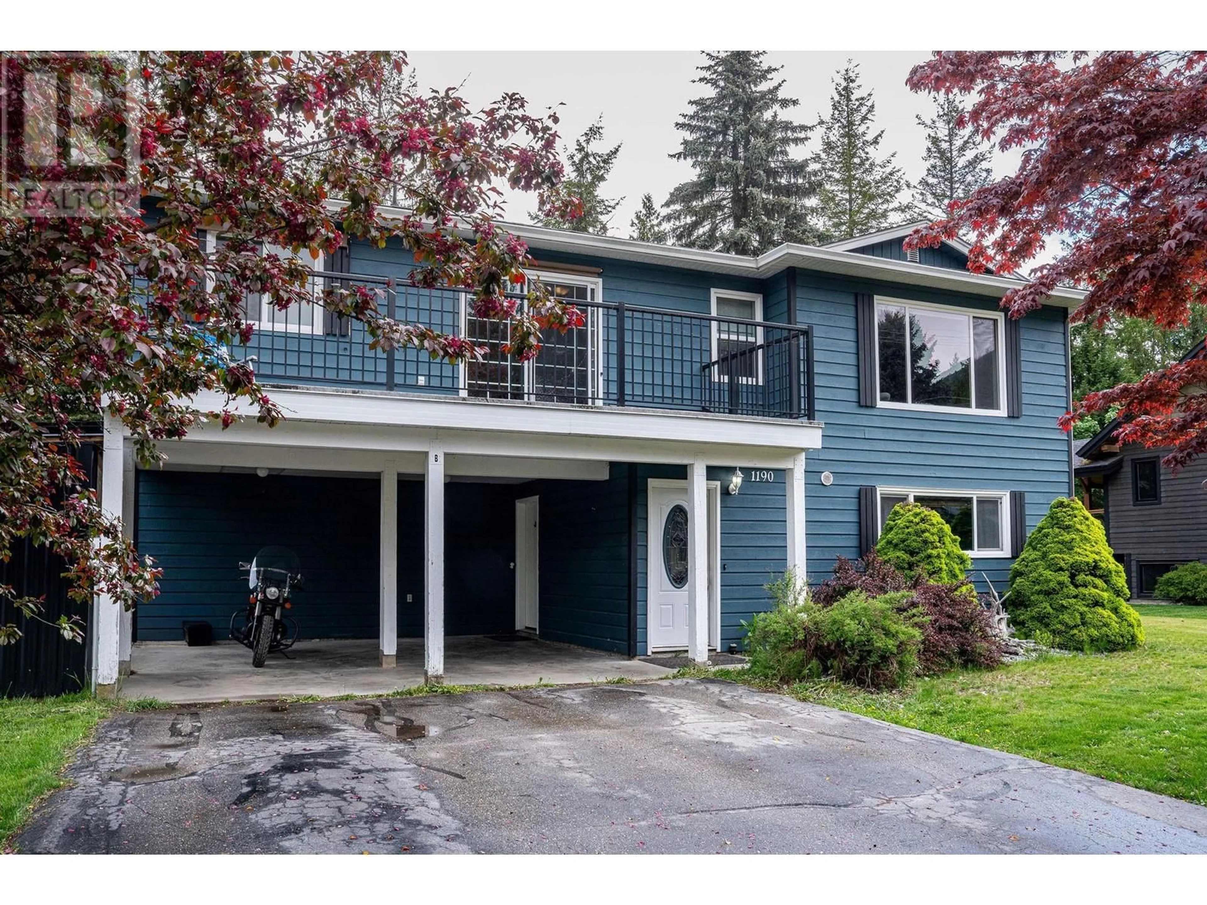 Home with vinyl exterior material, street for 1190 NICHOL ROAD, Revelstoke British Columbia V0E2S1