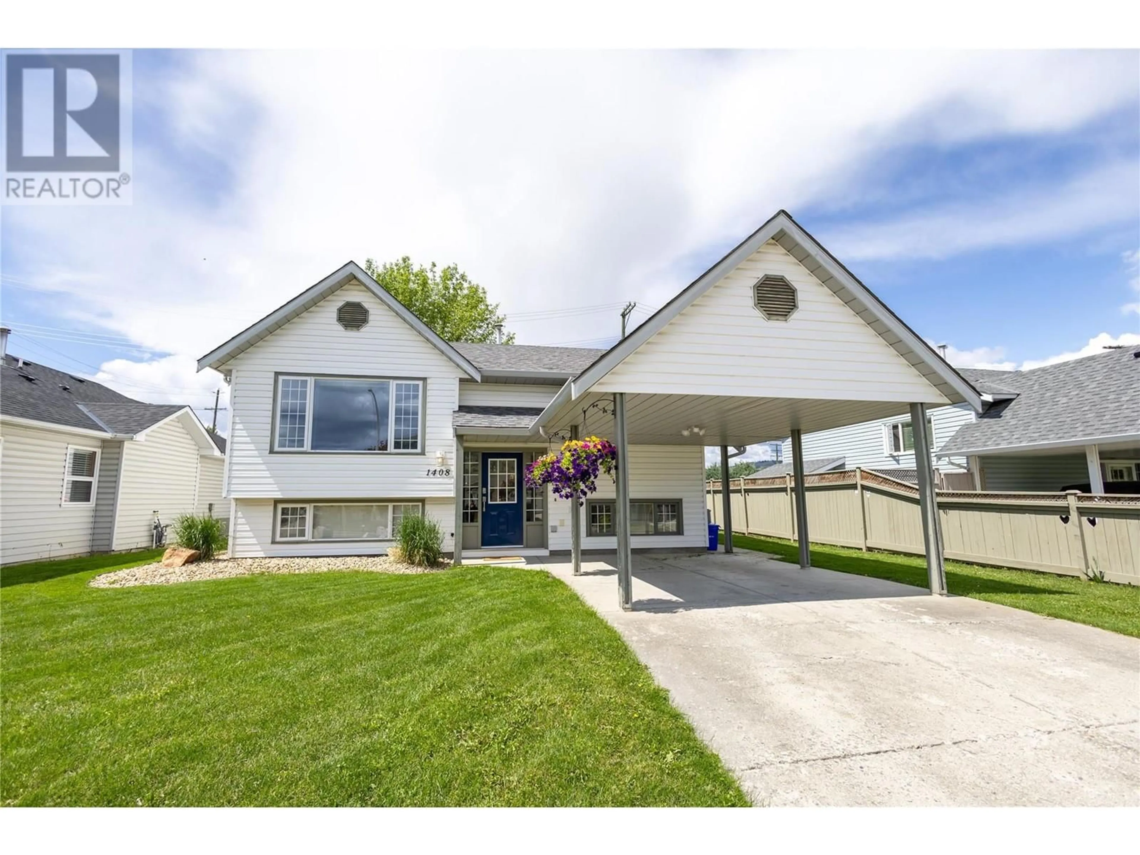 Home with vinyl exterior material, unknown for 1408 12 STREET, Vernon British Columbia V1B2S6
