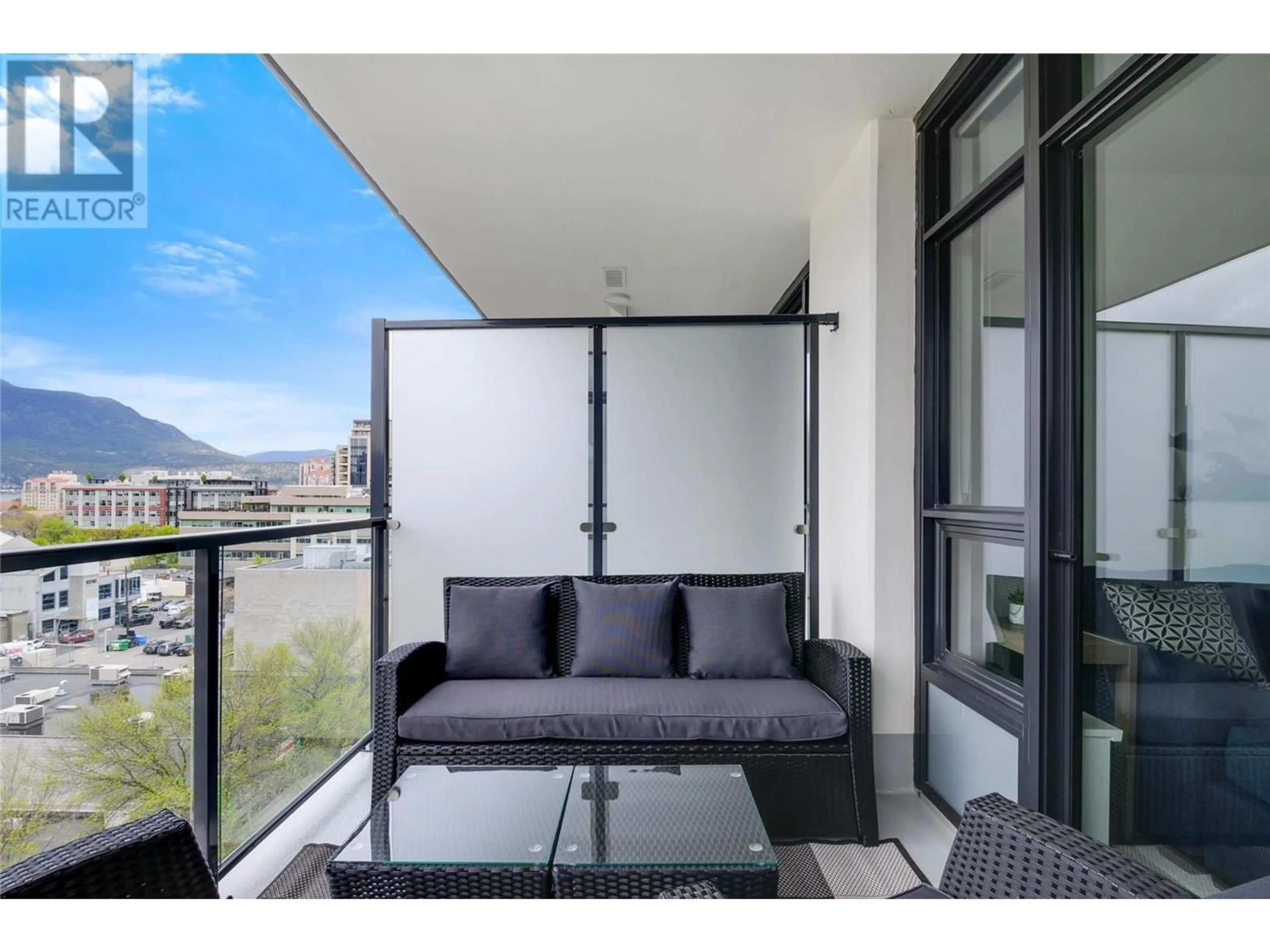 Balcony in the apartment, water/lake/river/ocean view for 806 - 1471 ST. PAUL STREET, Kelowna British Columbia V4V0K7