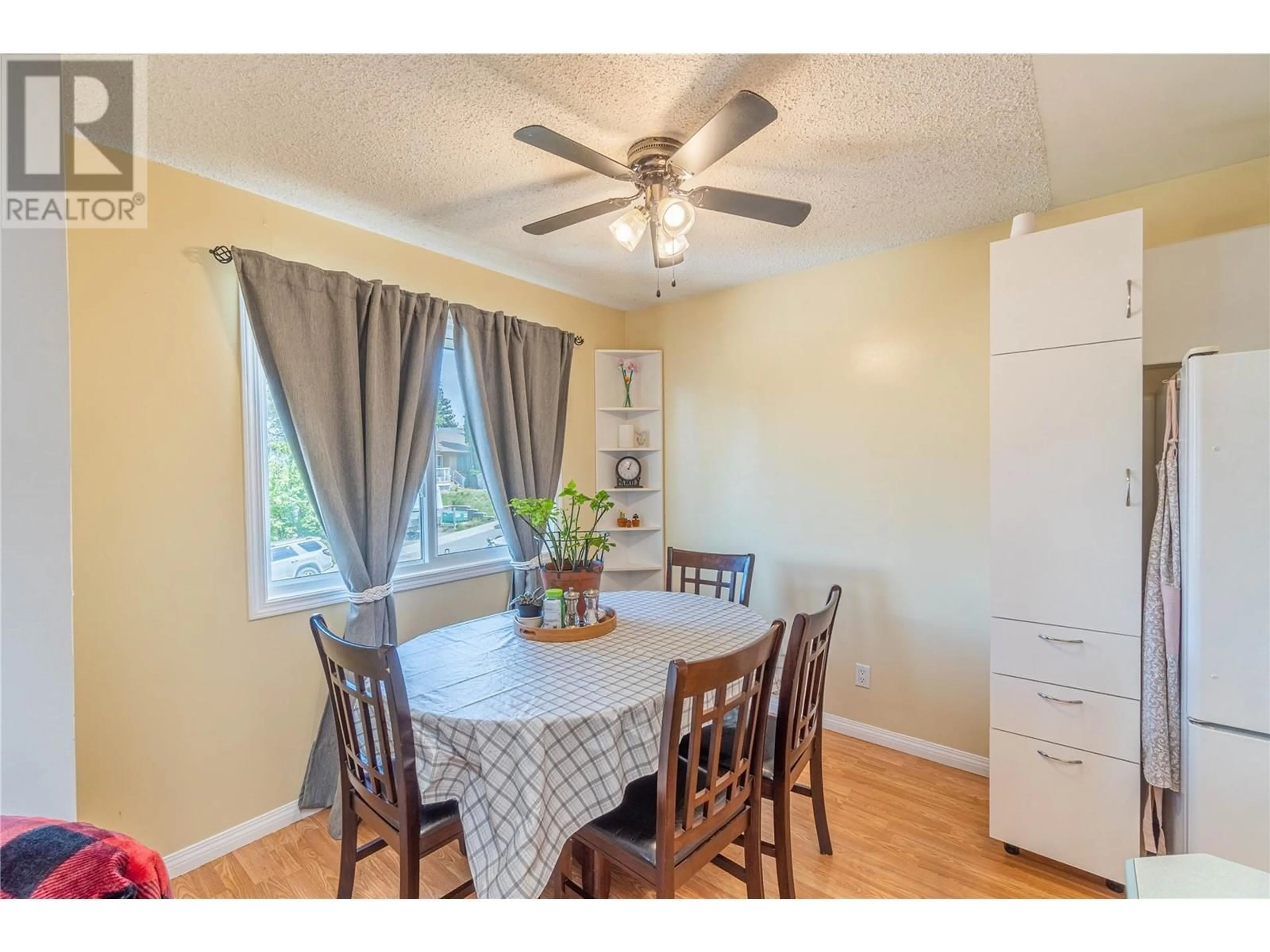 Dining room, wood/laminate floor for 333 WADDINGTON DRIVE, Kamloops British Columbia V2E1S3
