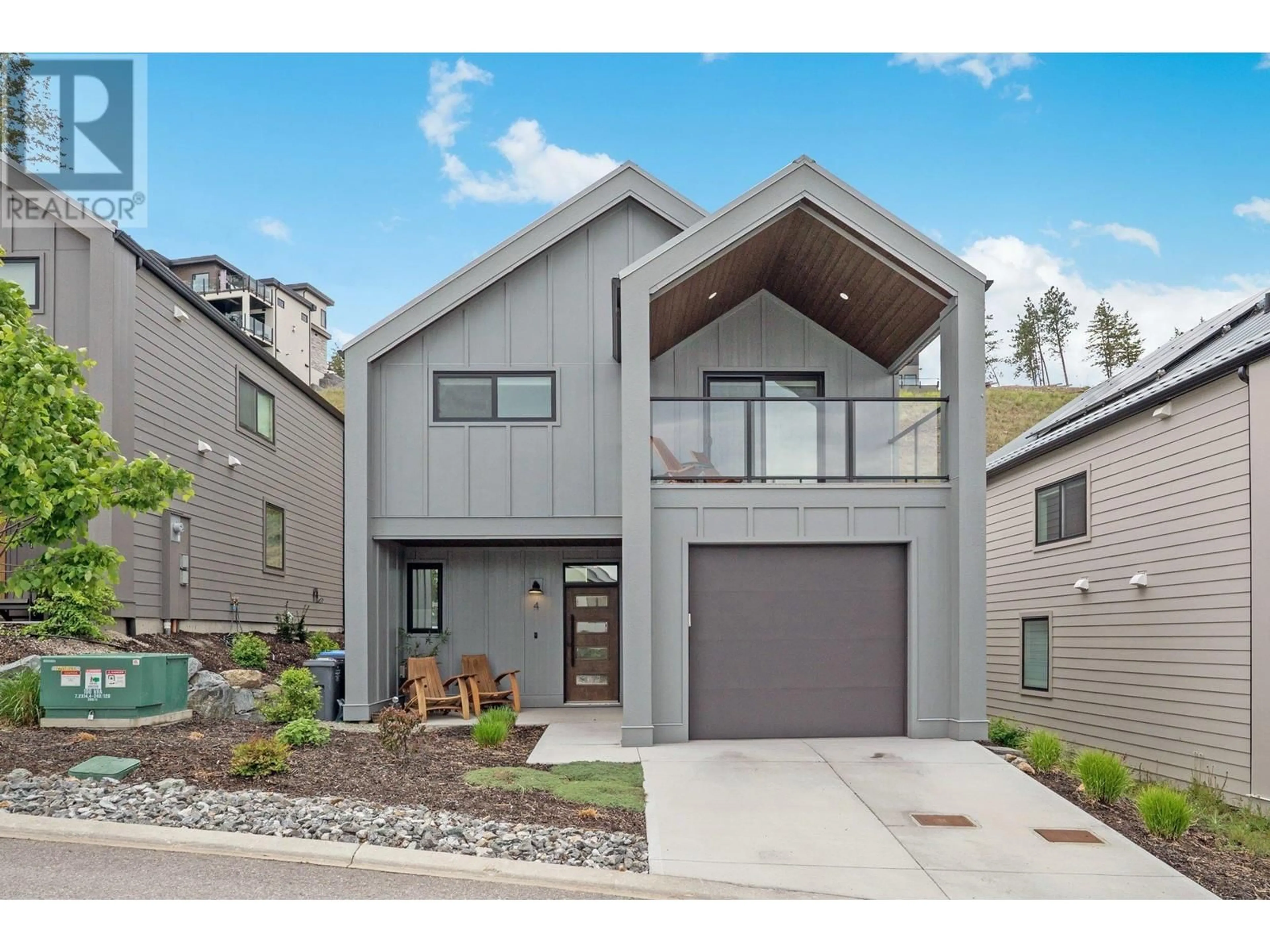 Home with vinyl exterior material, street for 1955 NORTHERN FLICKER COURT, Kelowna British Columbia V1V0G2