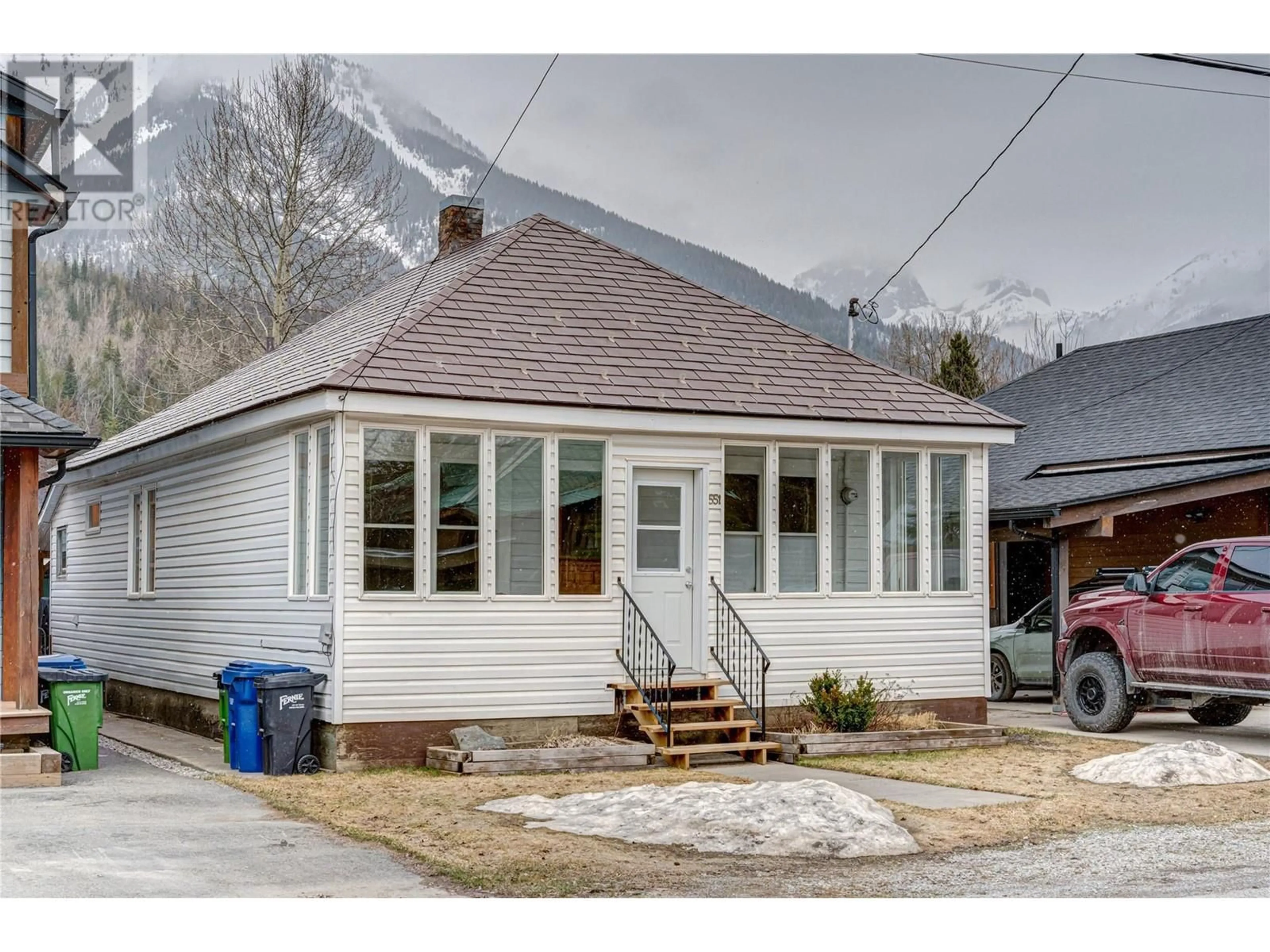 Home with vinyl exterior material, street for 551 9TH AVENUE, Fernie British Columbia V0B1M0