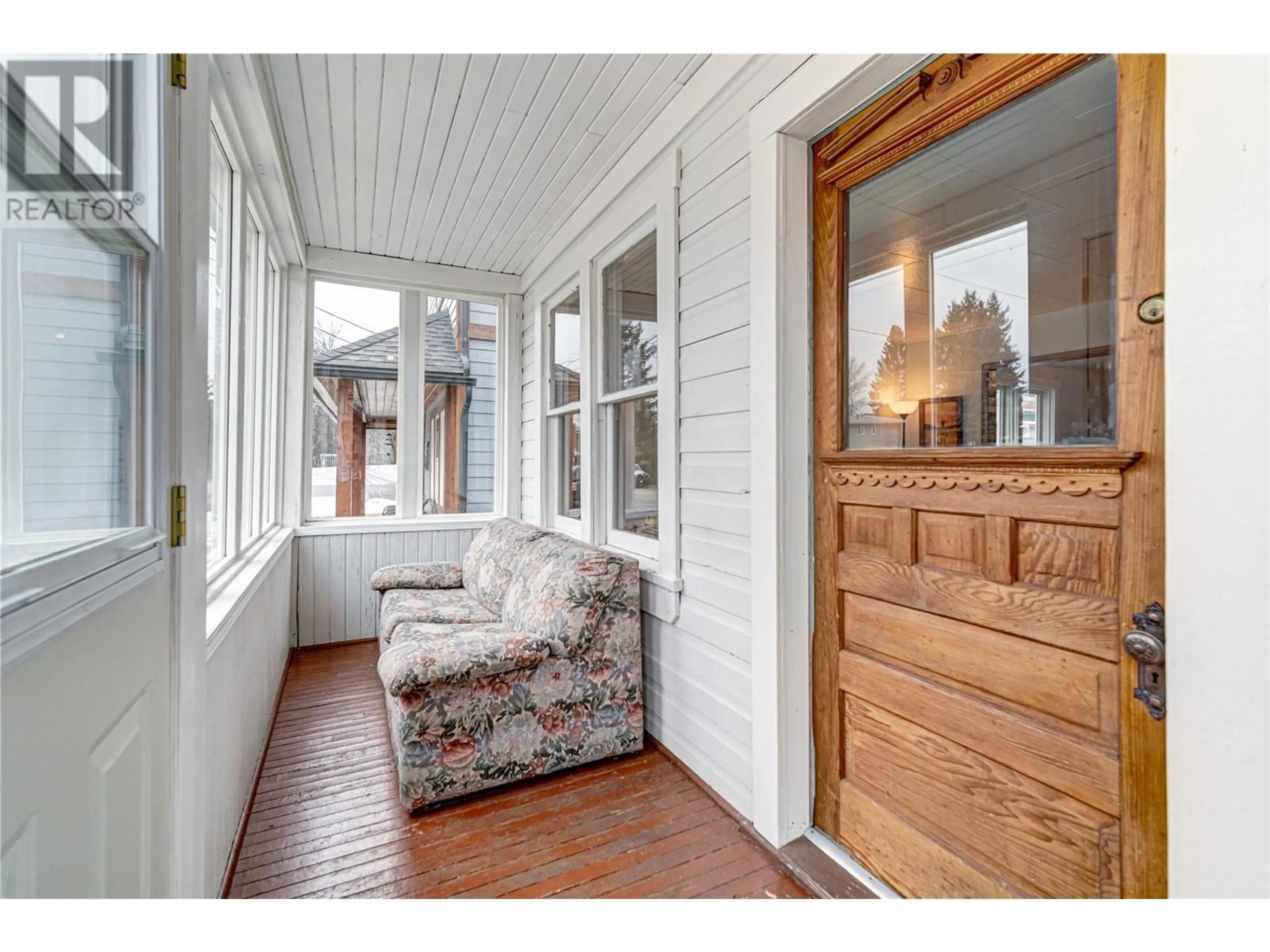 Indoor entryway for 551 9TH AVENUE, Fernie British Columbia V0B1M0