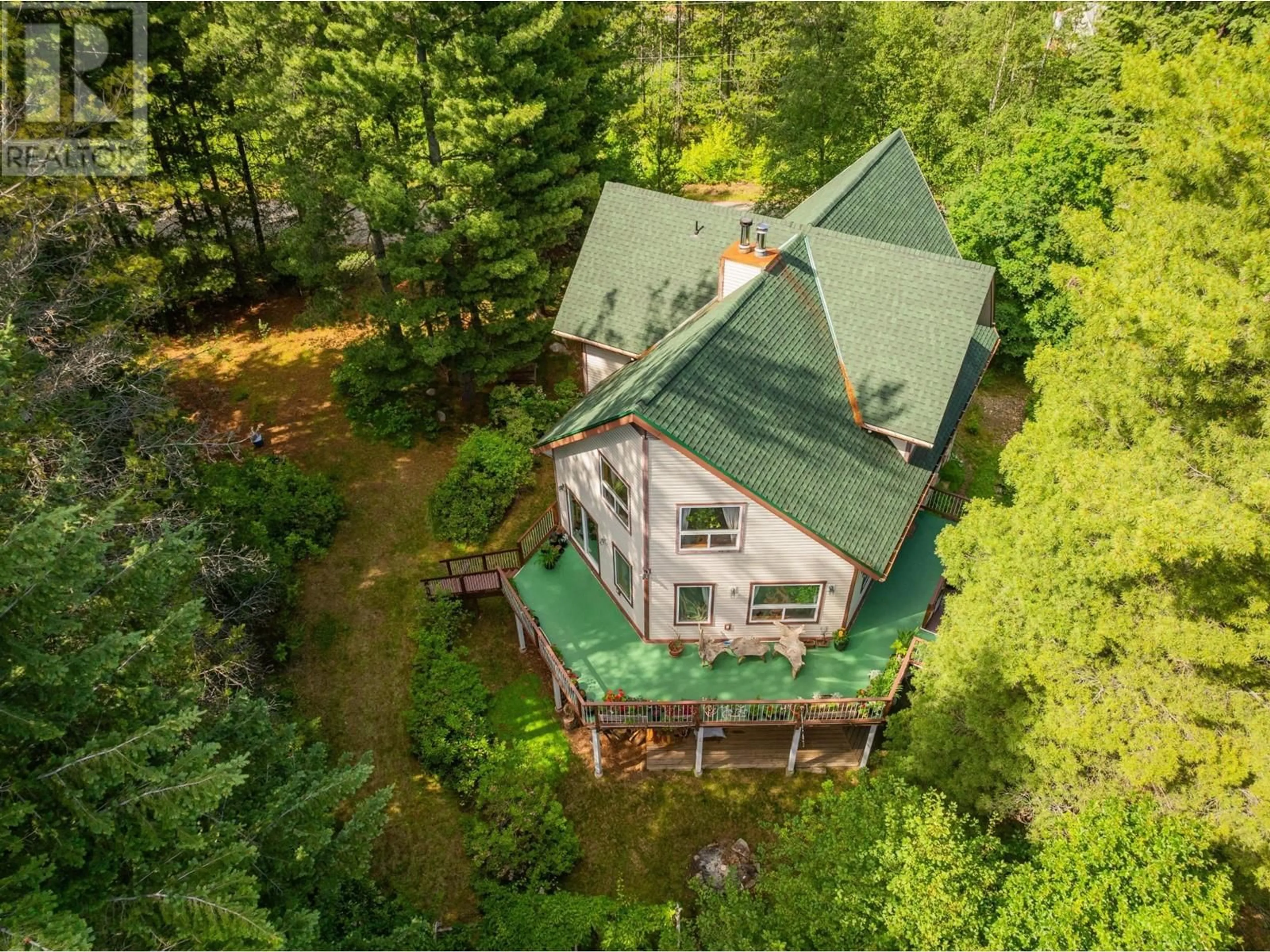 A pic from outside/outdoor area/front of a property/back of a property/a pic from drone, unknown for 4826 FLETCHER CREEK FRONTAGE ROAD, Fletcher Creek British Columbia V0G1M0