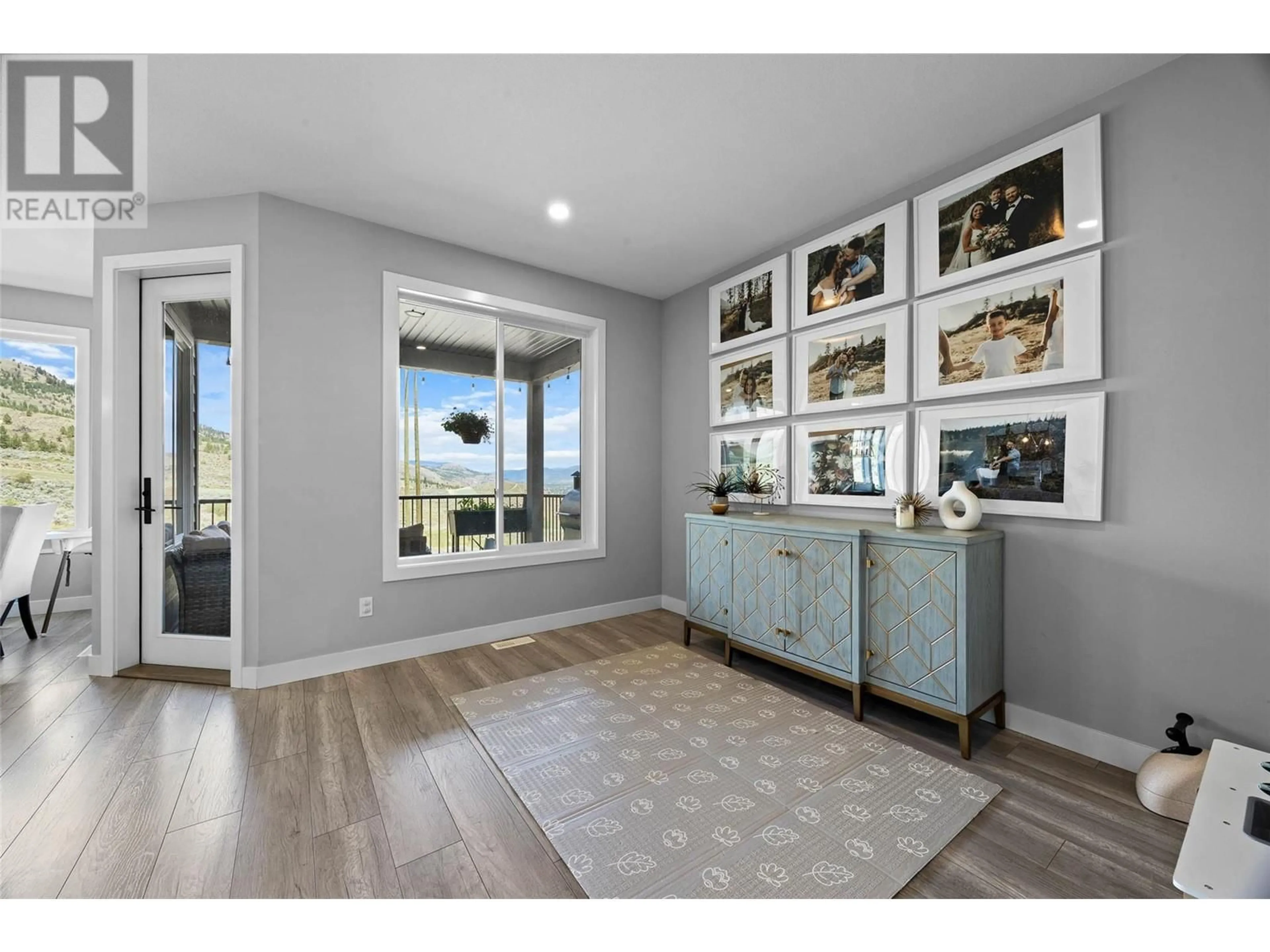 Indoor entryway for 2281 SADDLEBACK DRIVE, Kamloops British Columbia V2B0G7