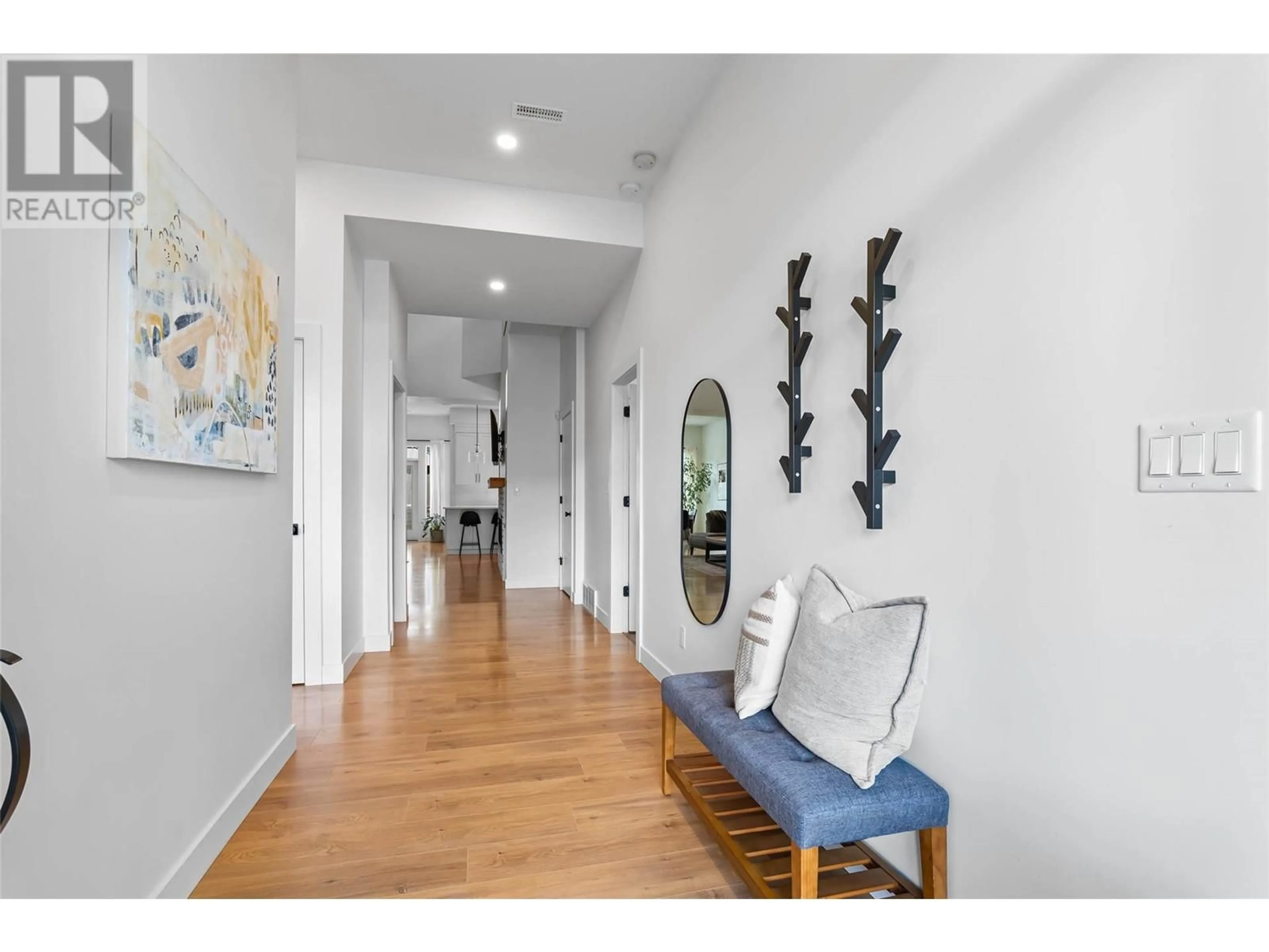 Indoor entryway for 1371 KINROSS PLACE, Kamloops British Columbia V1S0B8