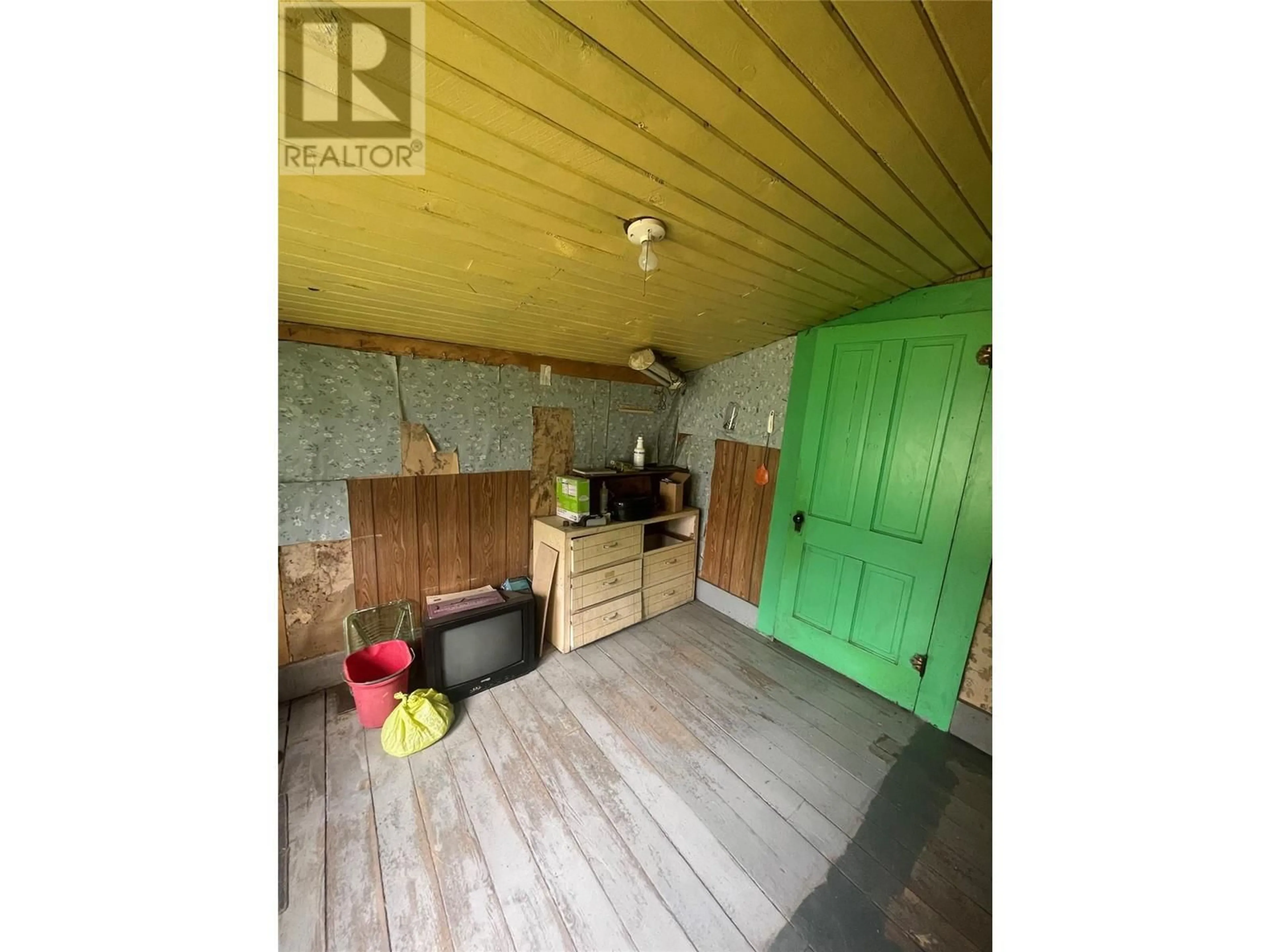 Storage room or clothes room or walk-in closet for 685 RUSSELL LANE, Lillooet British Columbia V0K1V0