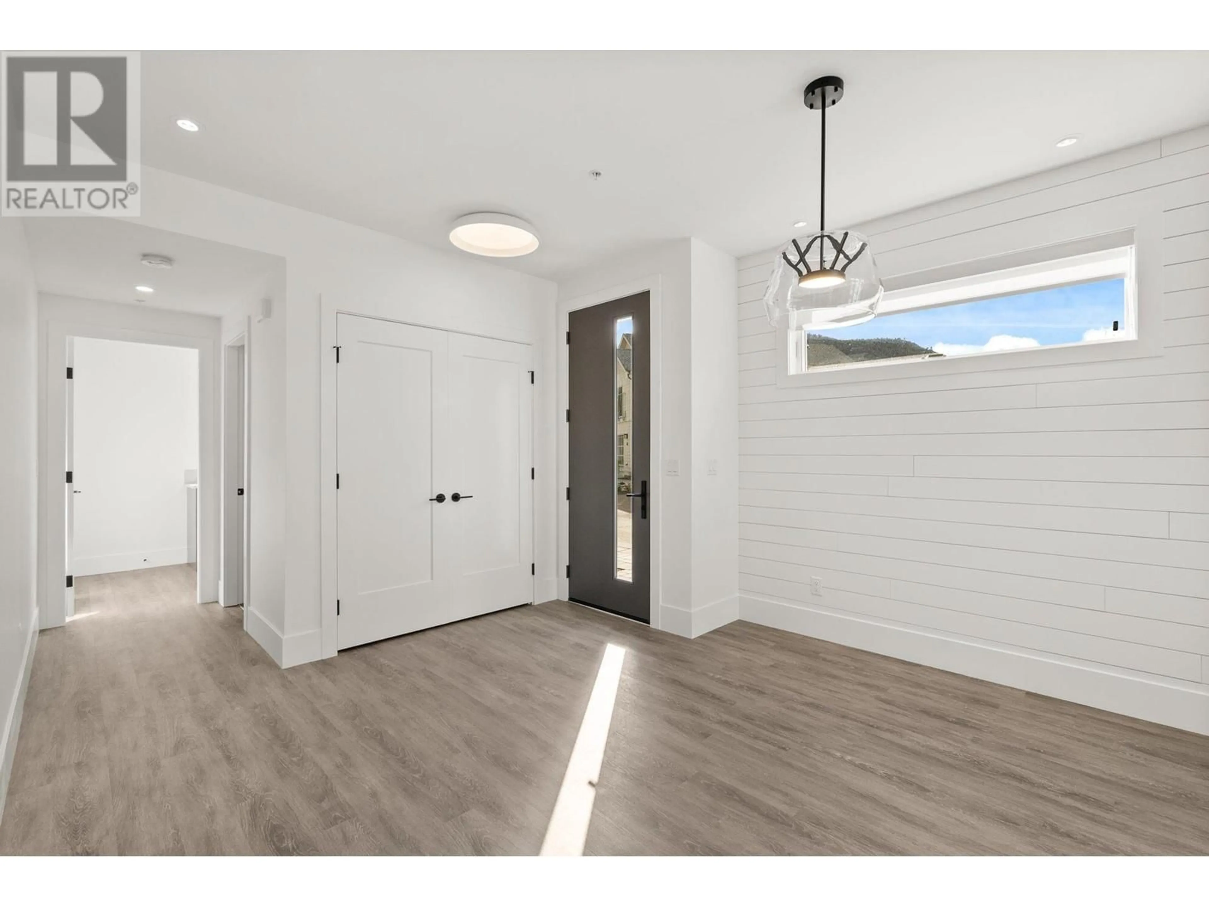 Indoor entryway for 3060 LANDRY CRESCENT, Summerland British Columbia V0H1Z9