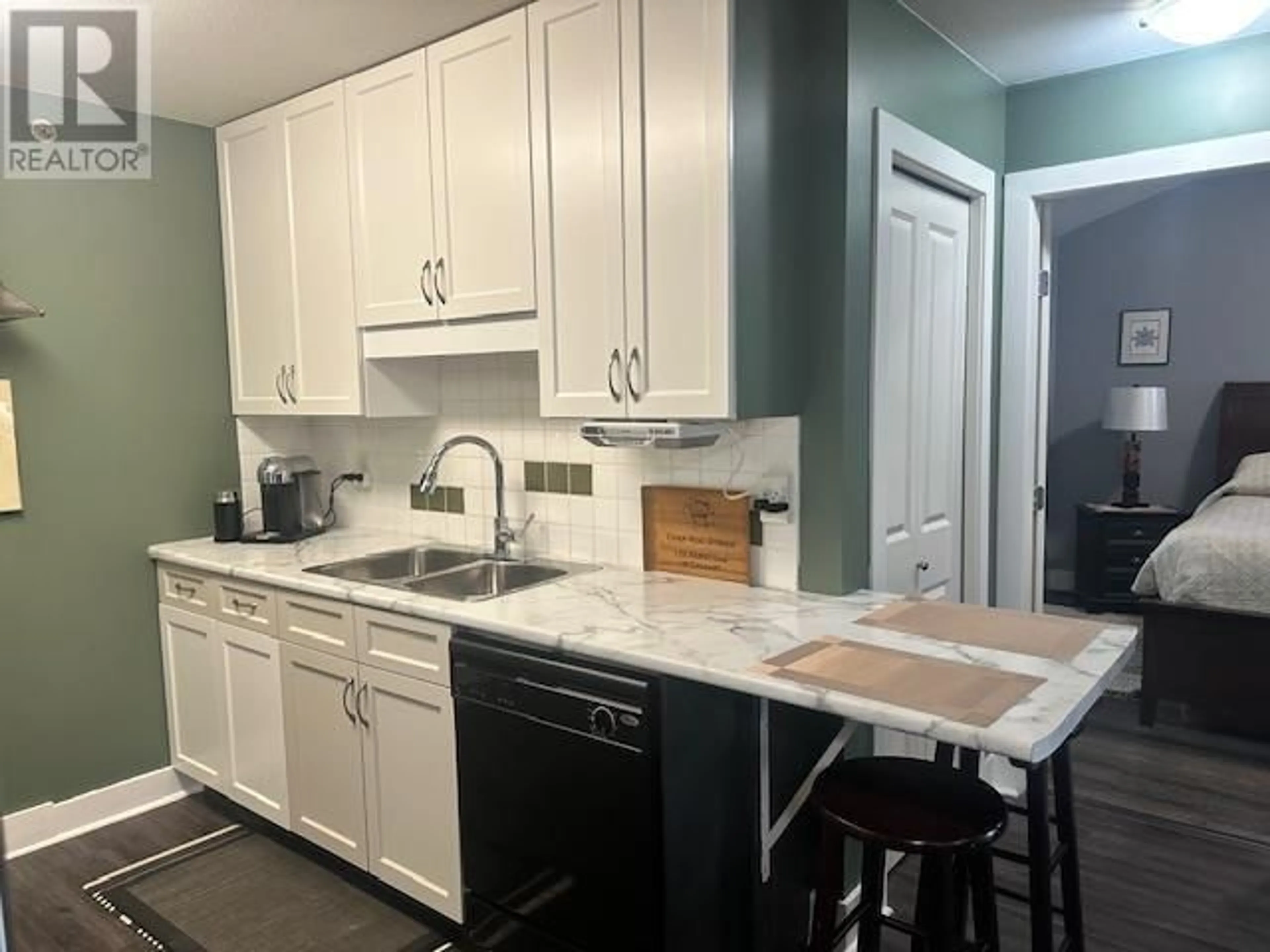 Standard kitchen, unknown for 402 - 256 HASTINGS AVENUE, Penticton British Columbia V2A2V6