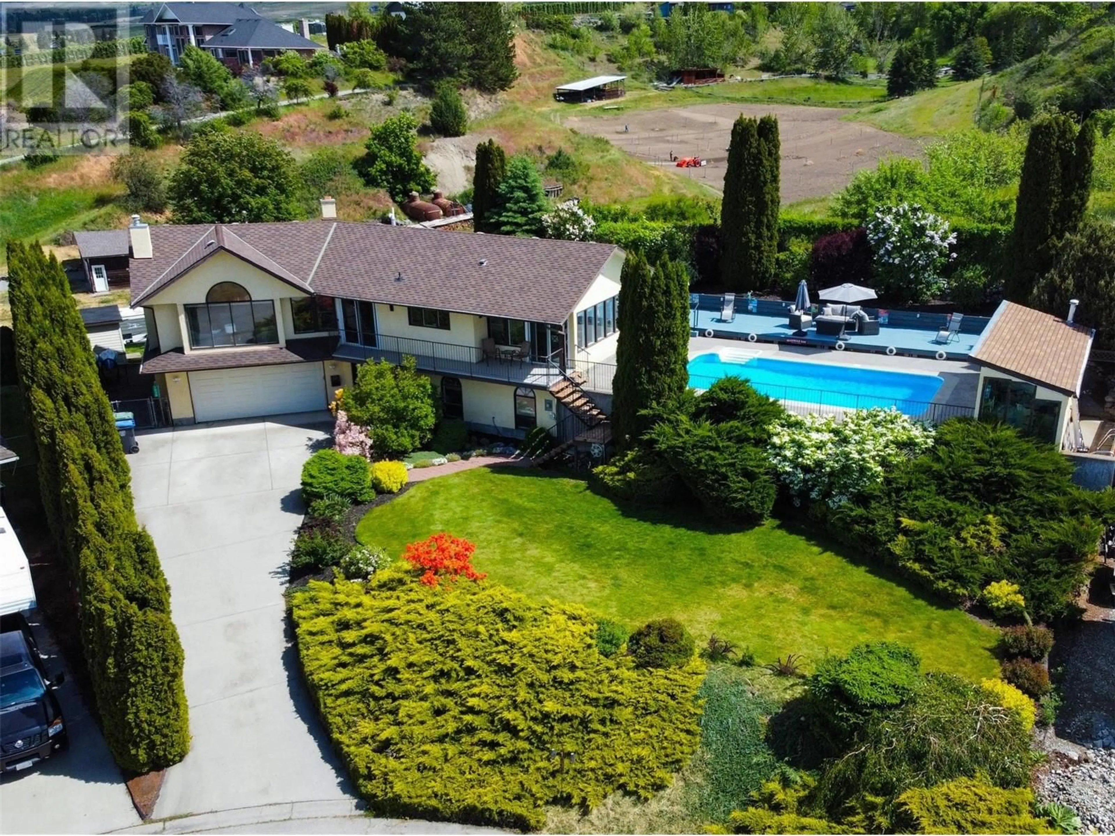A pic from outside/outdoor area/front of a property/back of a property/a pic from drone, unknown for 1035 SUTCLIFFE COURT, Kelowna British Columbia V1P1B6