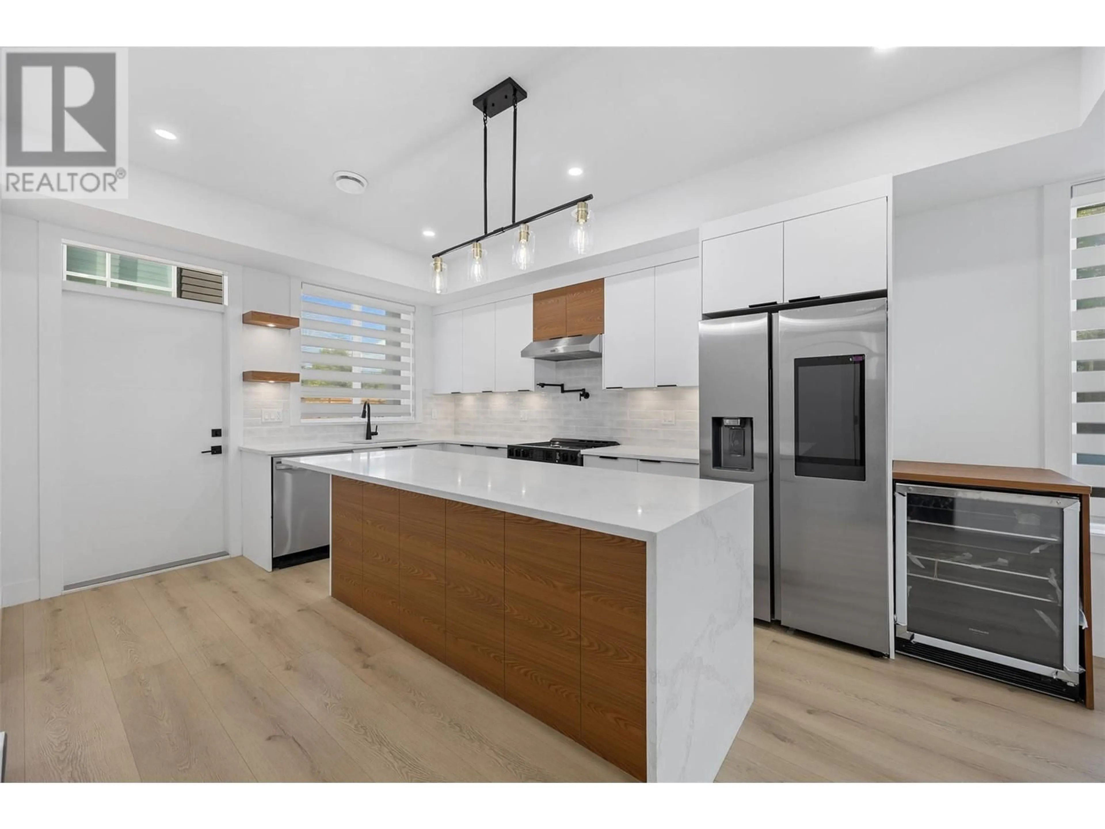 Open concept kitchen, unknown for 754 RAYMER AVENUE, Kelowna British Columbia V1Y4Z8