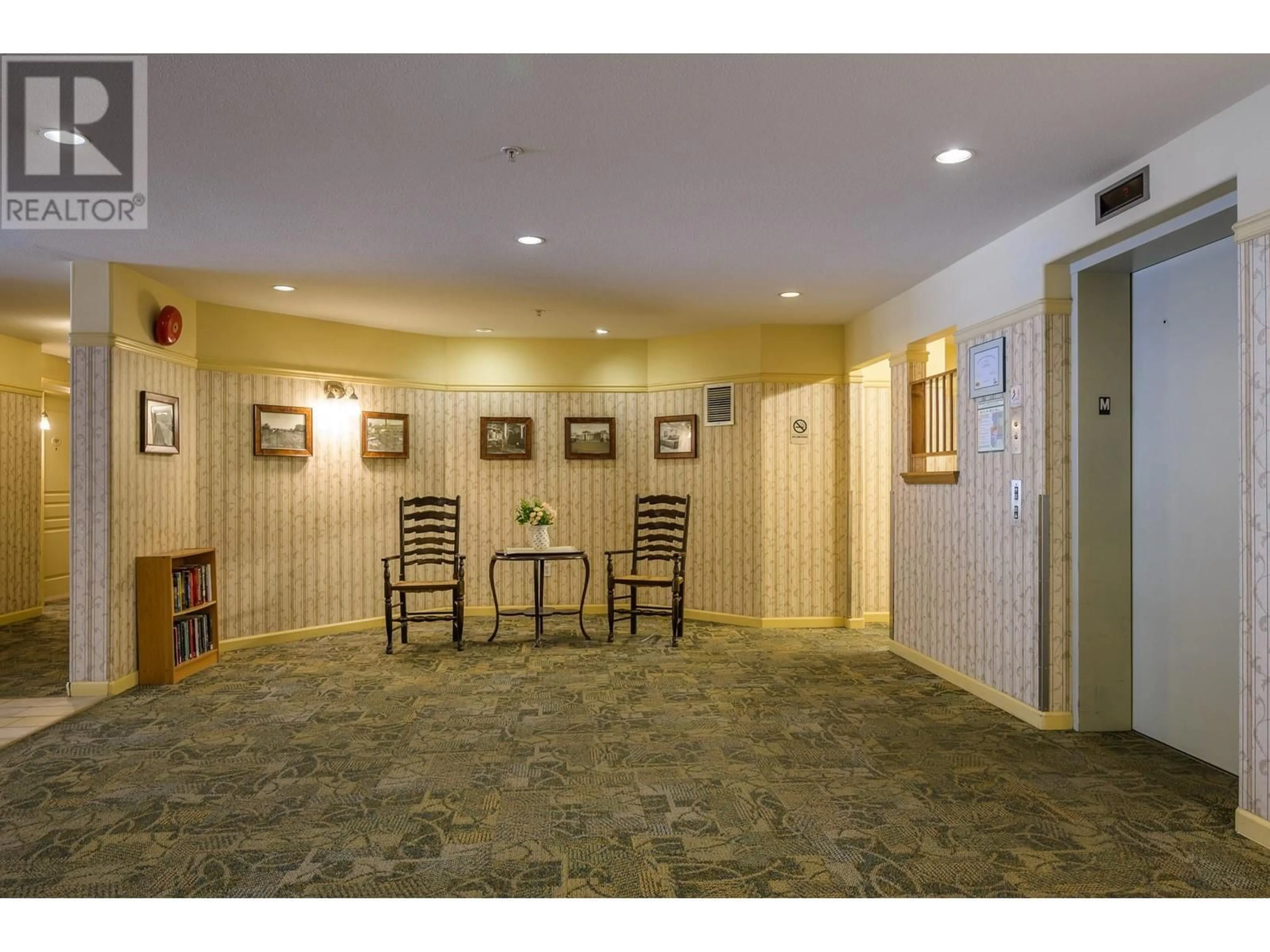Indoor foyer for 202 - 510 LORNE STREET, Kamloops British Columbia V2C1W3