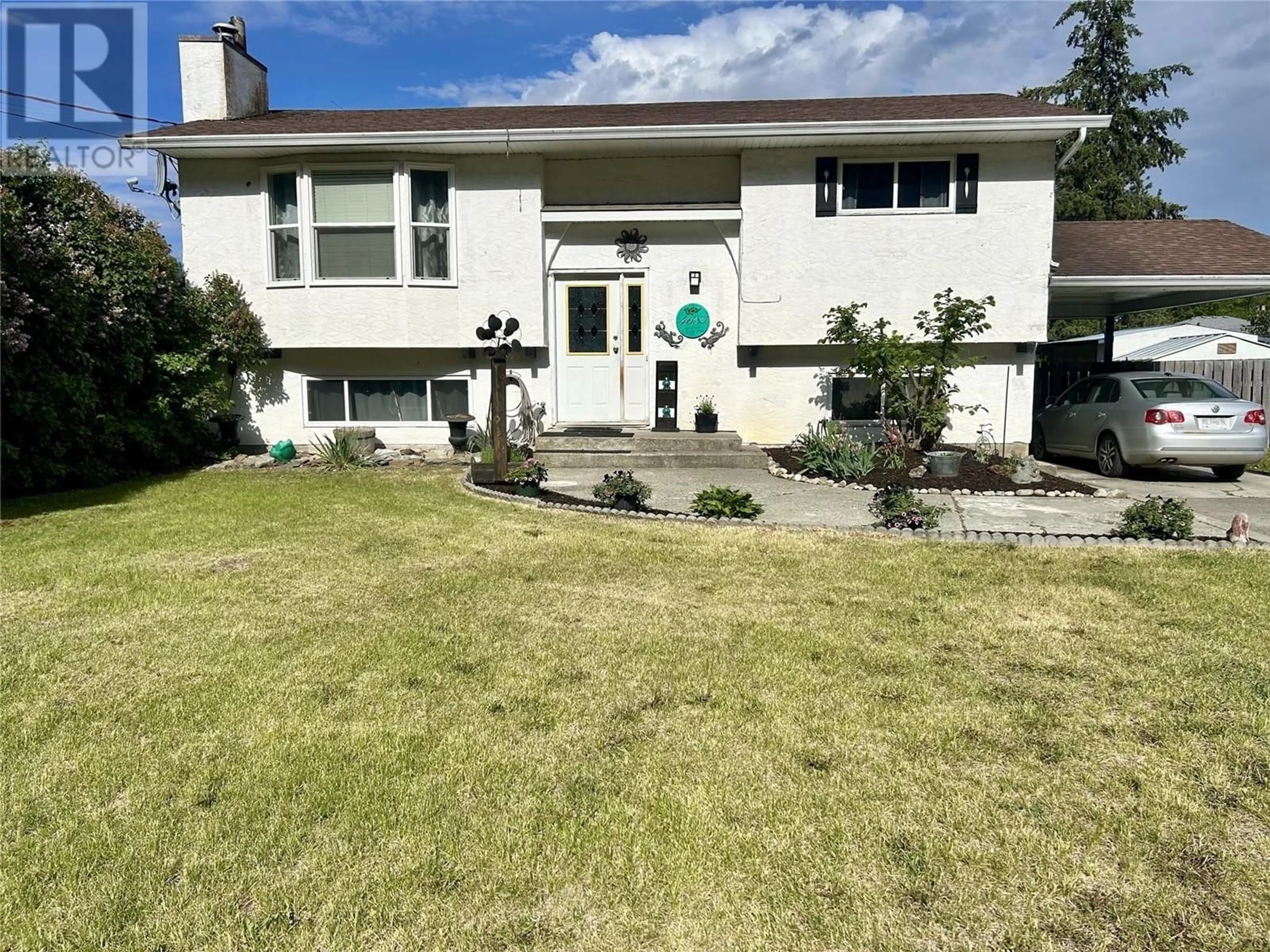 Home with vinyl exterior material, street for 4683 BIRCH LANE, Barriere British Columbia V0E1E0