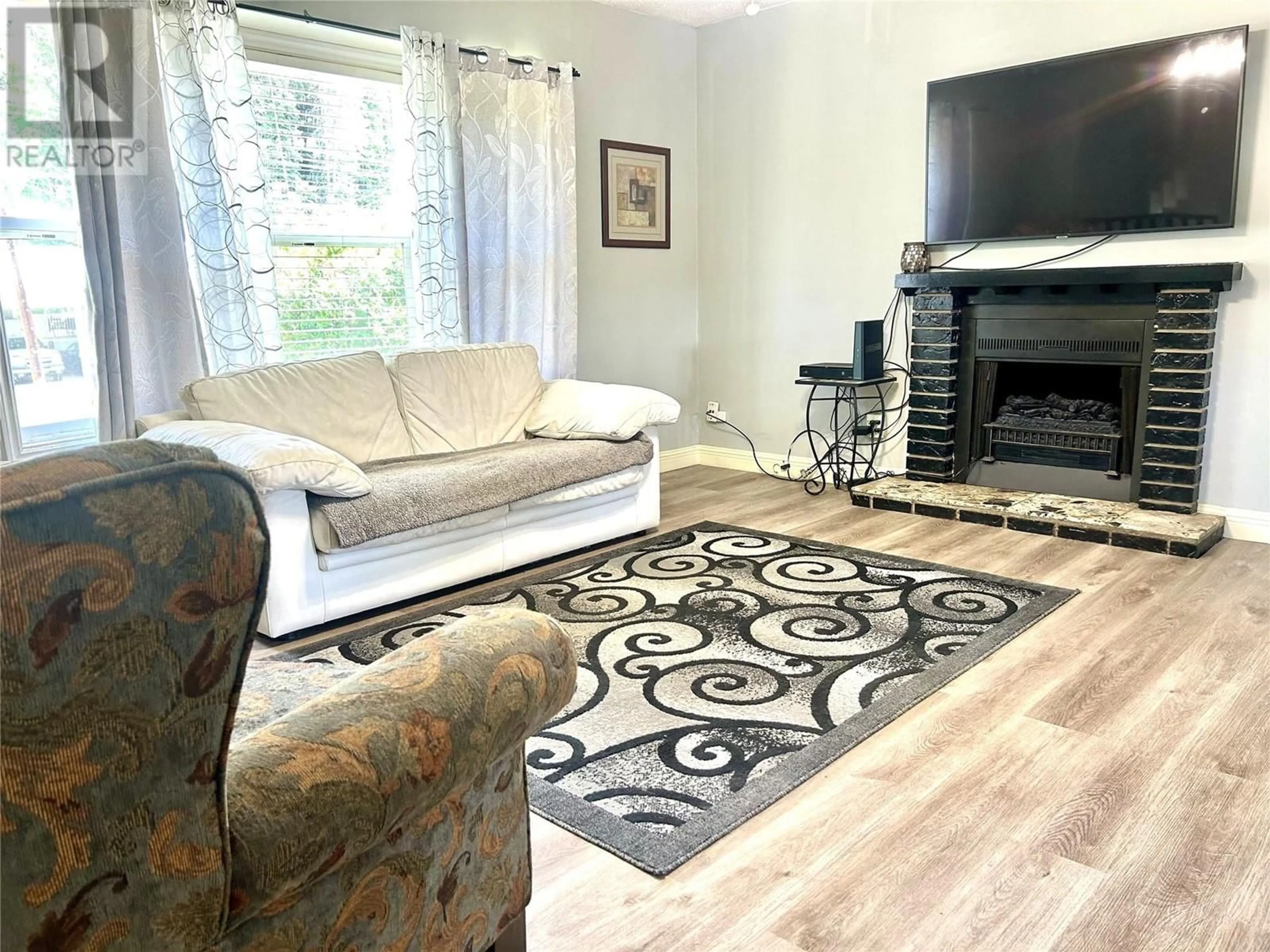 Living room with furniture, unknown for 4683 BIRCH LANE, Barriere British Columbia V0E1E0