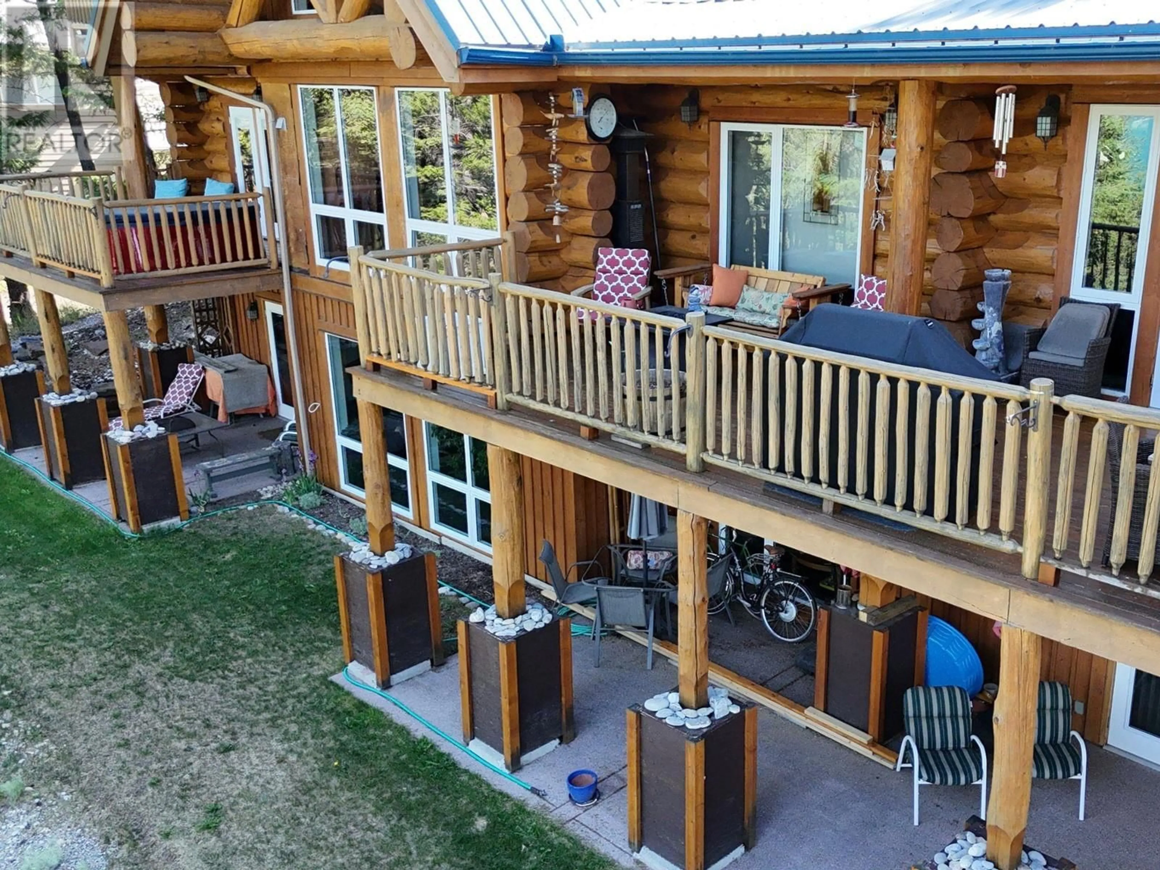 A pic from outside/outdoor area/front of a property/back of a property/a pic from drone, unknown for 8403 BIGHORN SHEEP LANE, Canal Flats British Columbia V0B1B0