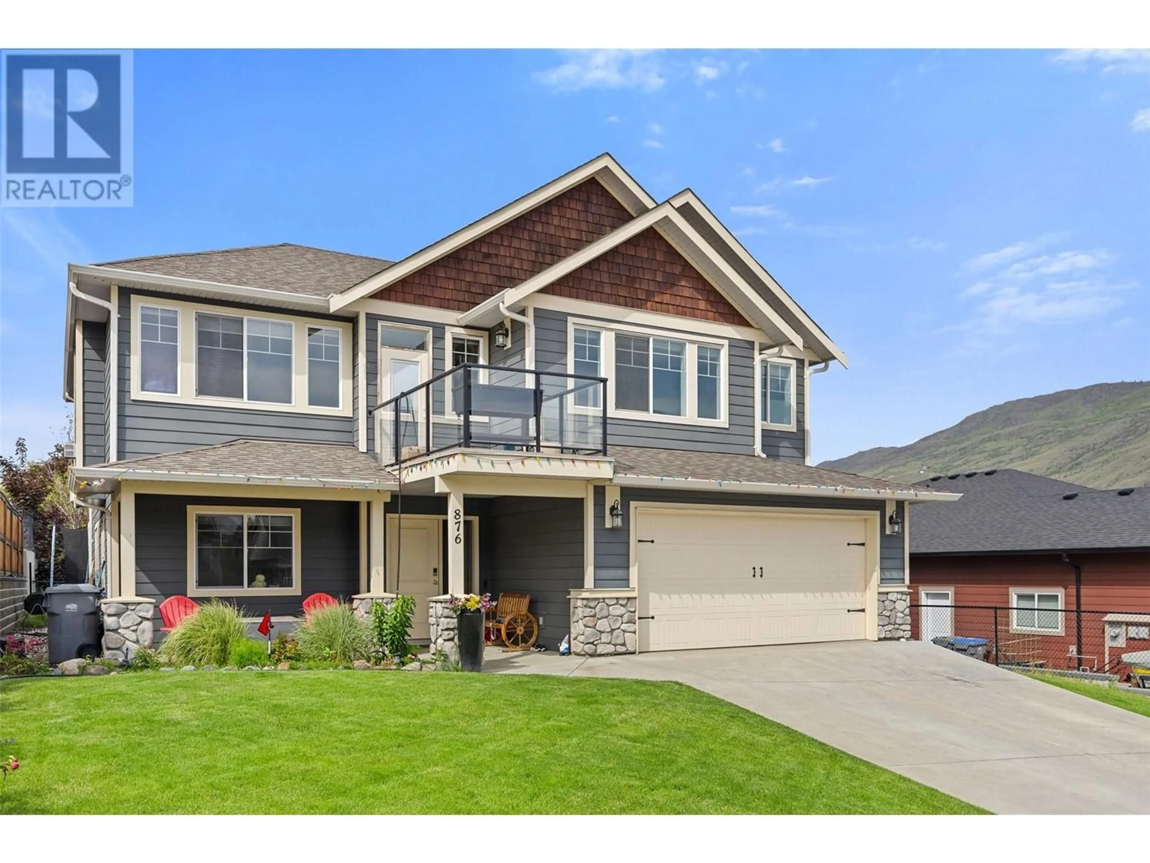 Home with vinyl exterior material, street for 876 WOODRUSH DRIVE, Kamloops British Columbia V2B0E3