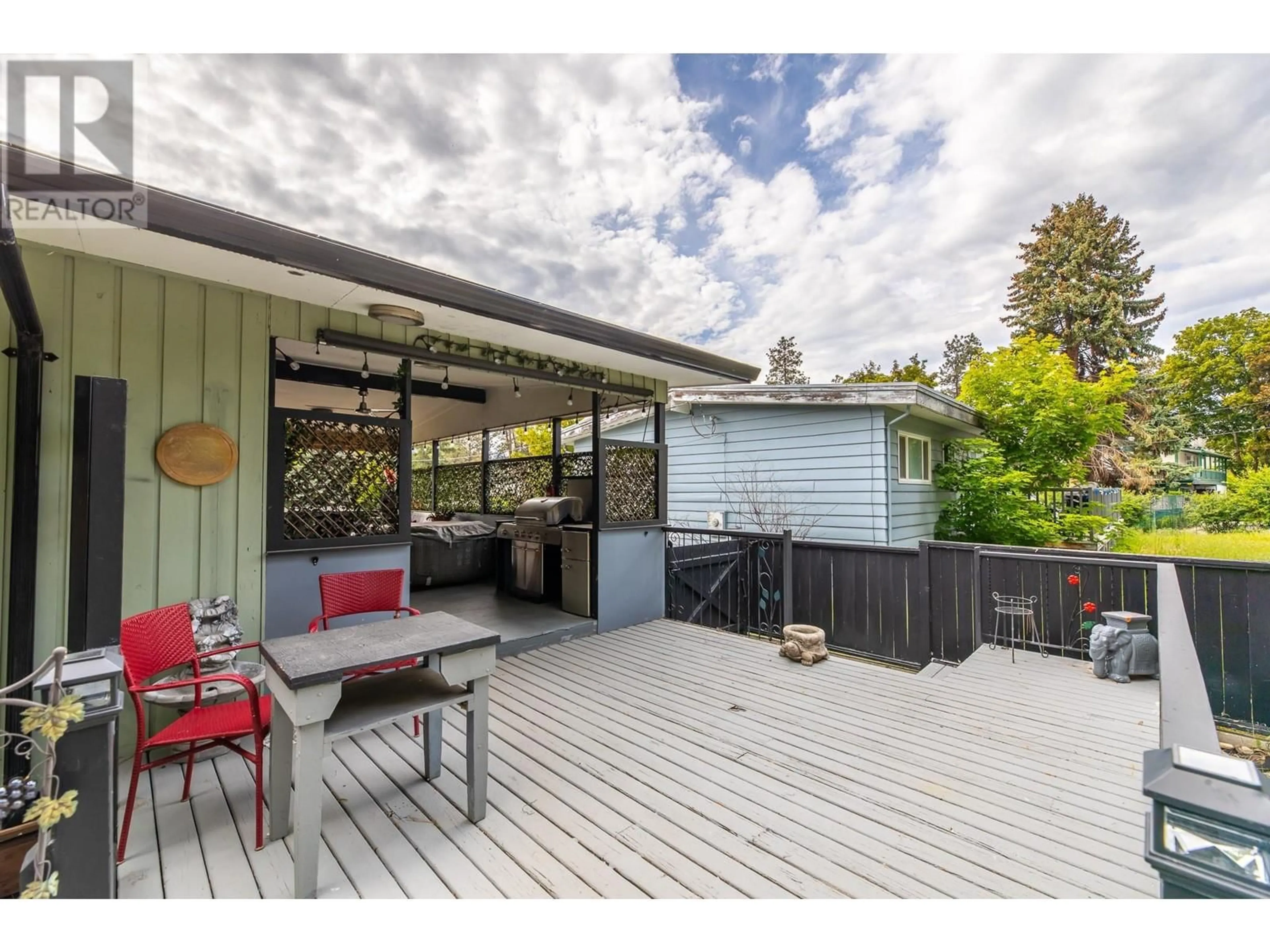 Patio, street for 611 EAST SIDE ROAD, Okanagan Falls British Columbia V0H1R5