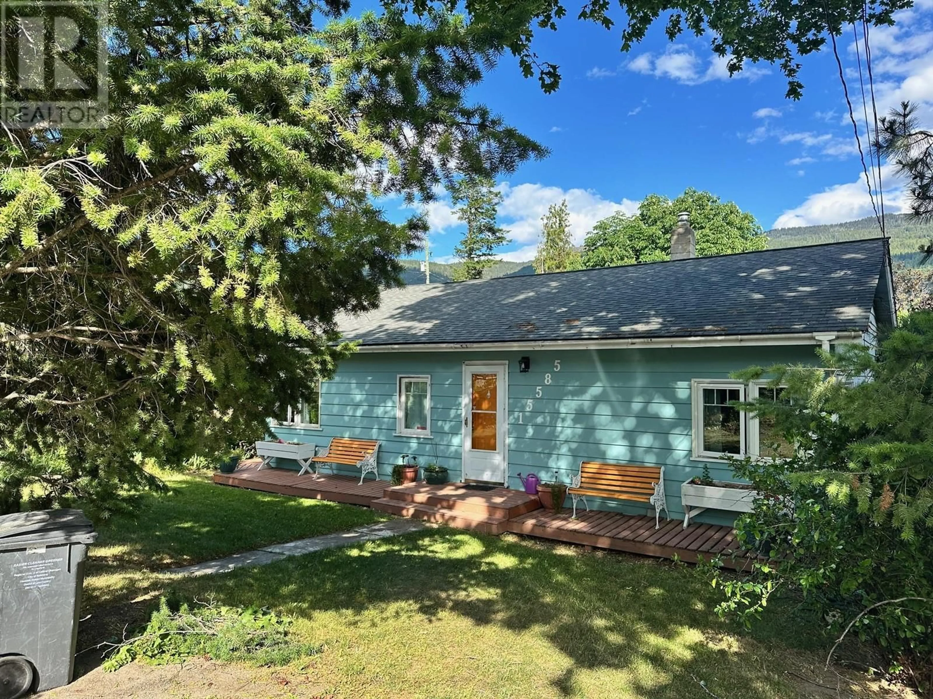 A pic from outside/outdoor area/front of a property/back of a property/a pic from drone, unknown for 15585 GREENHOW ROAD, Oyama British Columbia V4V2E7