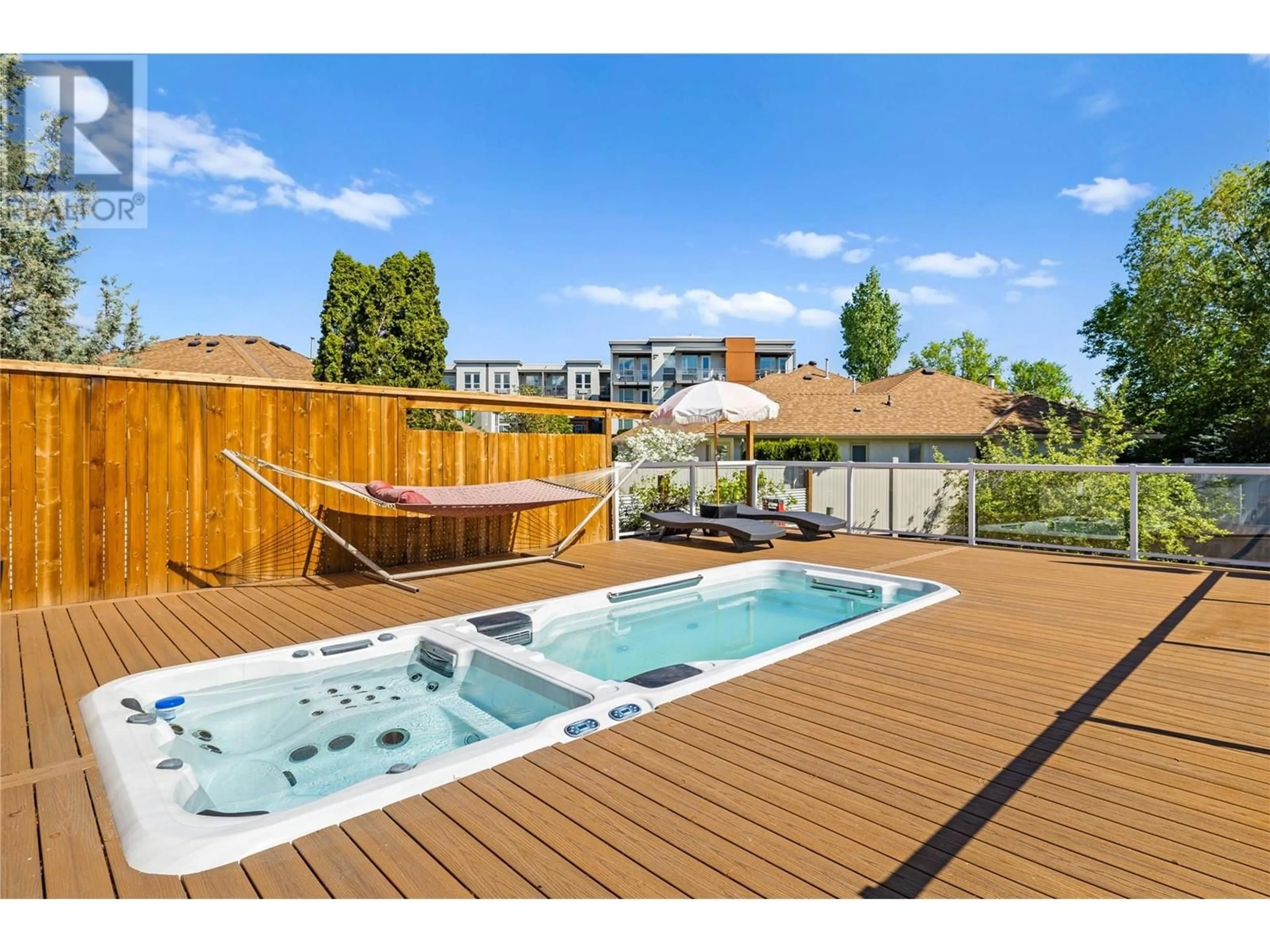 Pool for 624 ARMOUR CRESCENT, Kelowna British Columbia V1W1A5