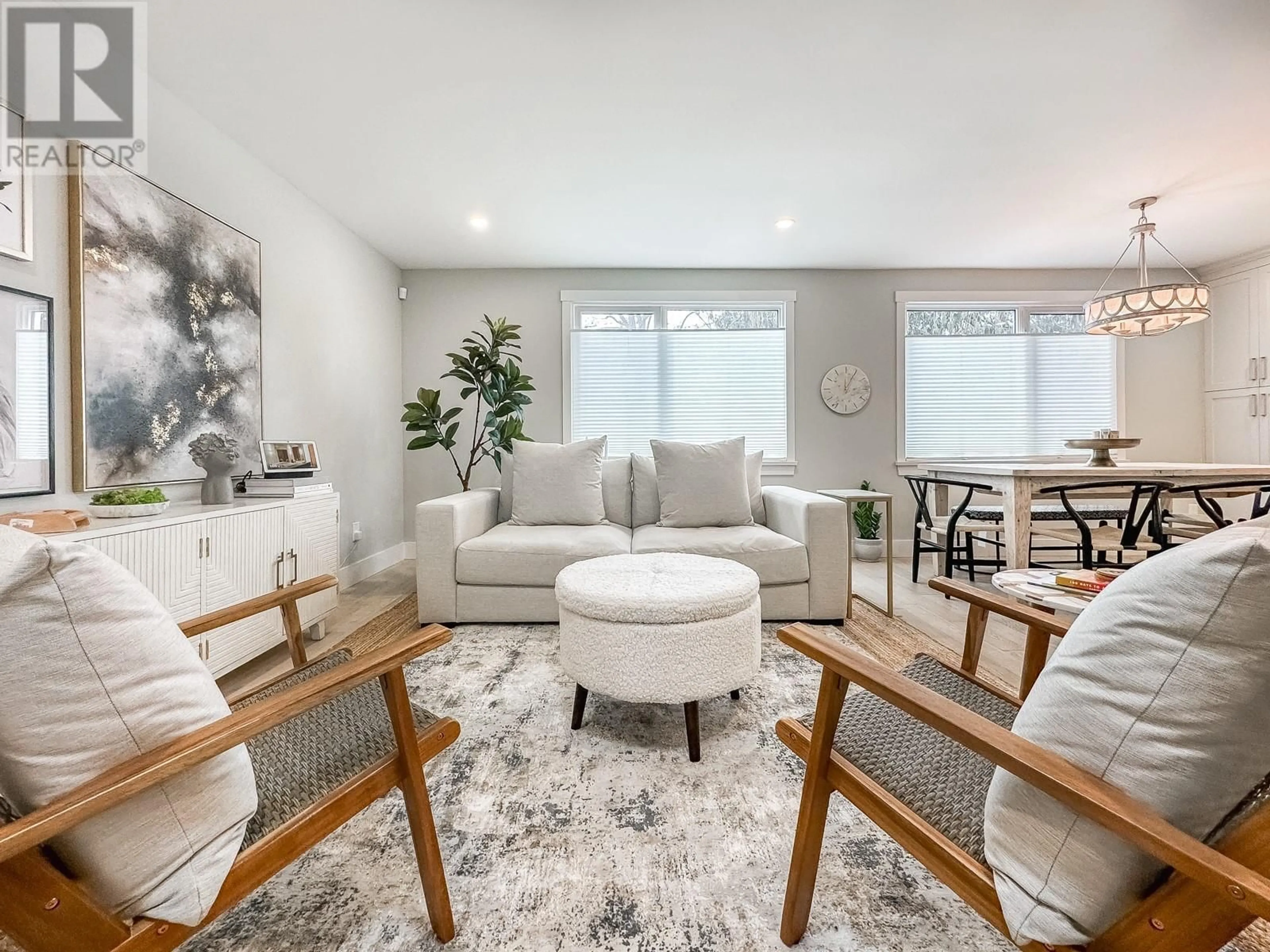 Living room with furniture, unknown for 624 ARMOUR CRESCENT, Kelowna British Columbia V1W1A5
