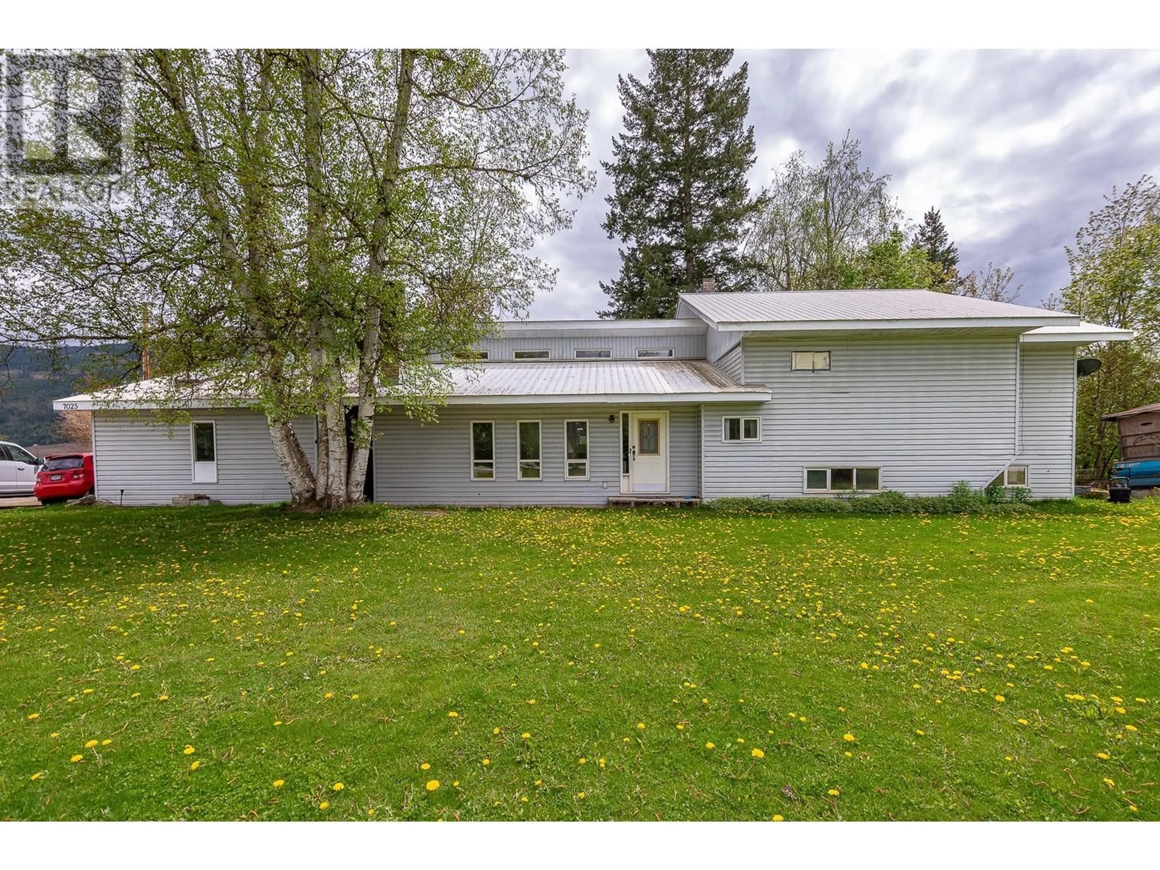 A pic from outside/outdoor area/front of a property/back of a property/a pic from drone, street for 7025 97A HIGHWAY, Enderby British Columbia V0E1Y0