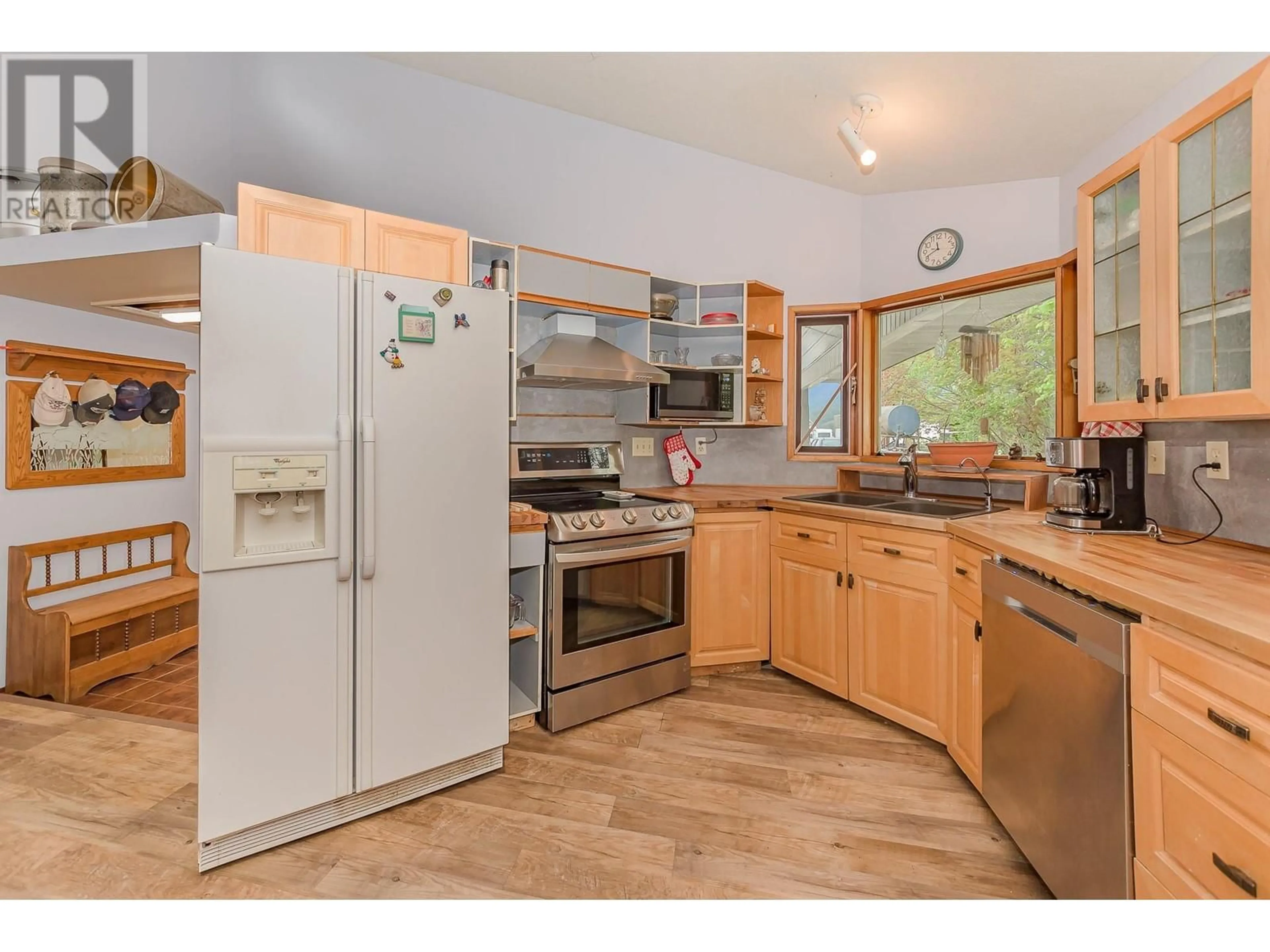 Standard kitchen, unknown for 7025 97A HIGHWAY, Enderby British Columbia V0E1Y0