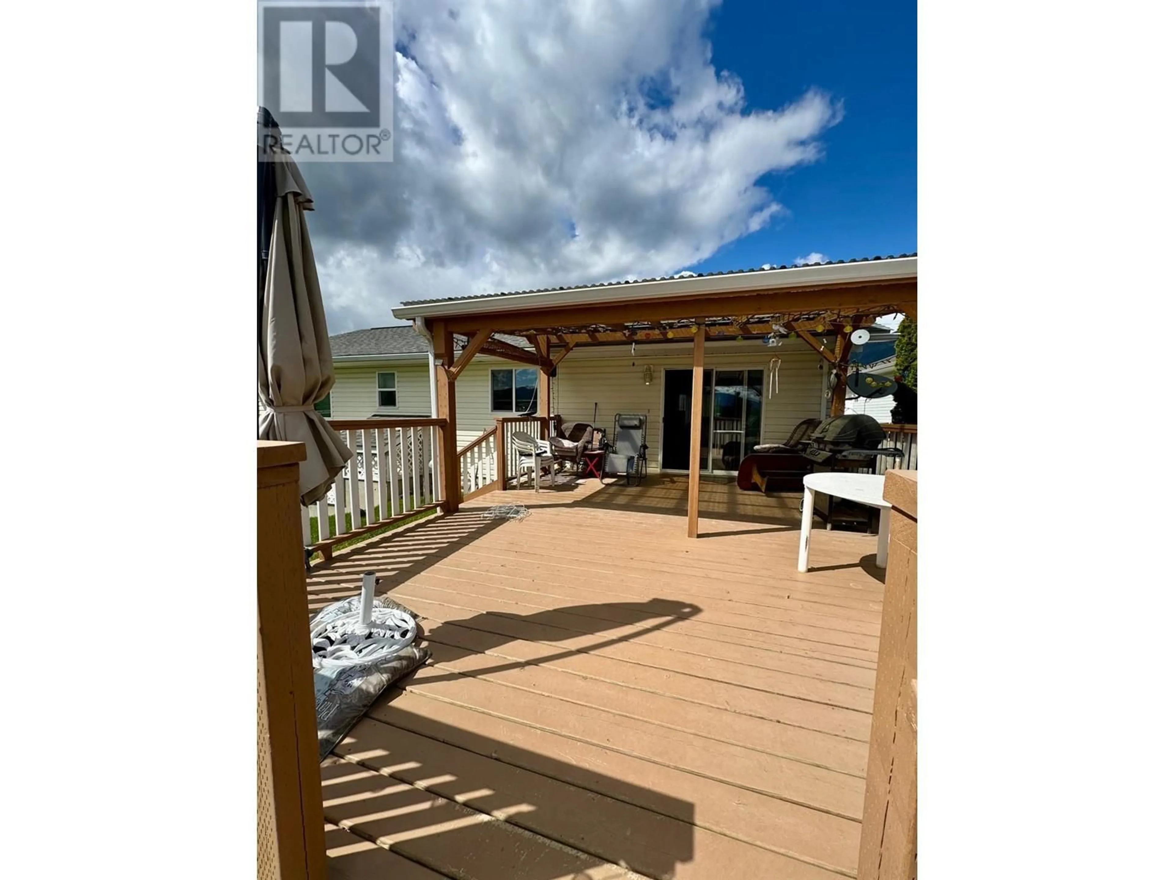Patio, water/lake/river/ocean view for 307 DUGAN STREET, Creston British Columbia V0B1G3