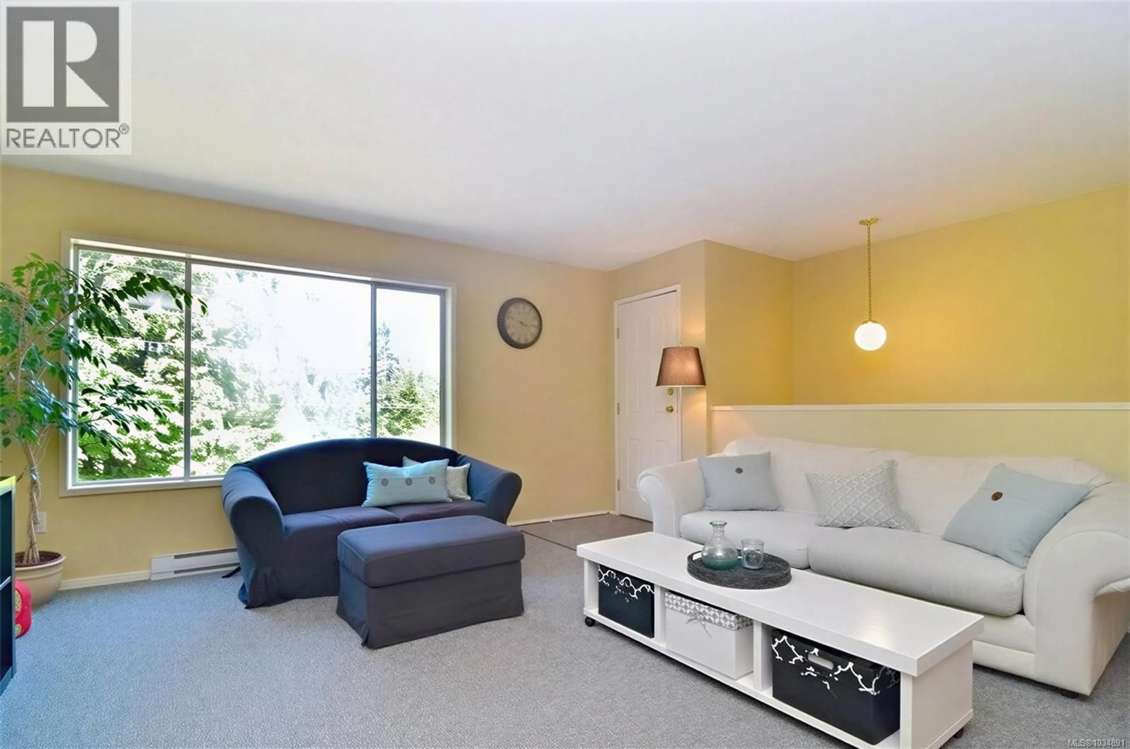 Living room with furniture, unknown for 379 KISLINGBURY LANE, View Royal British Columbia V9B5R2