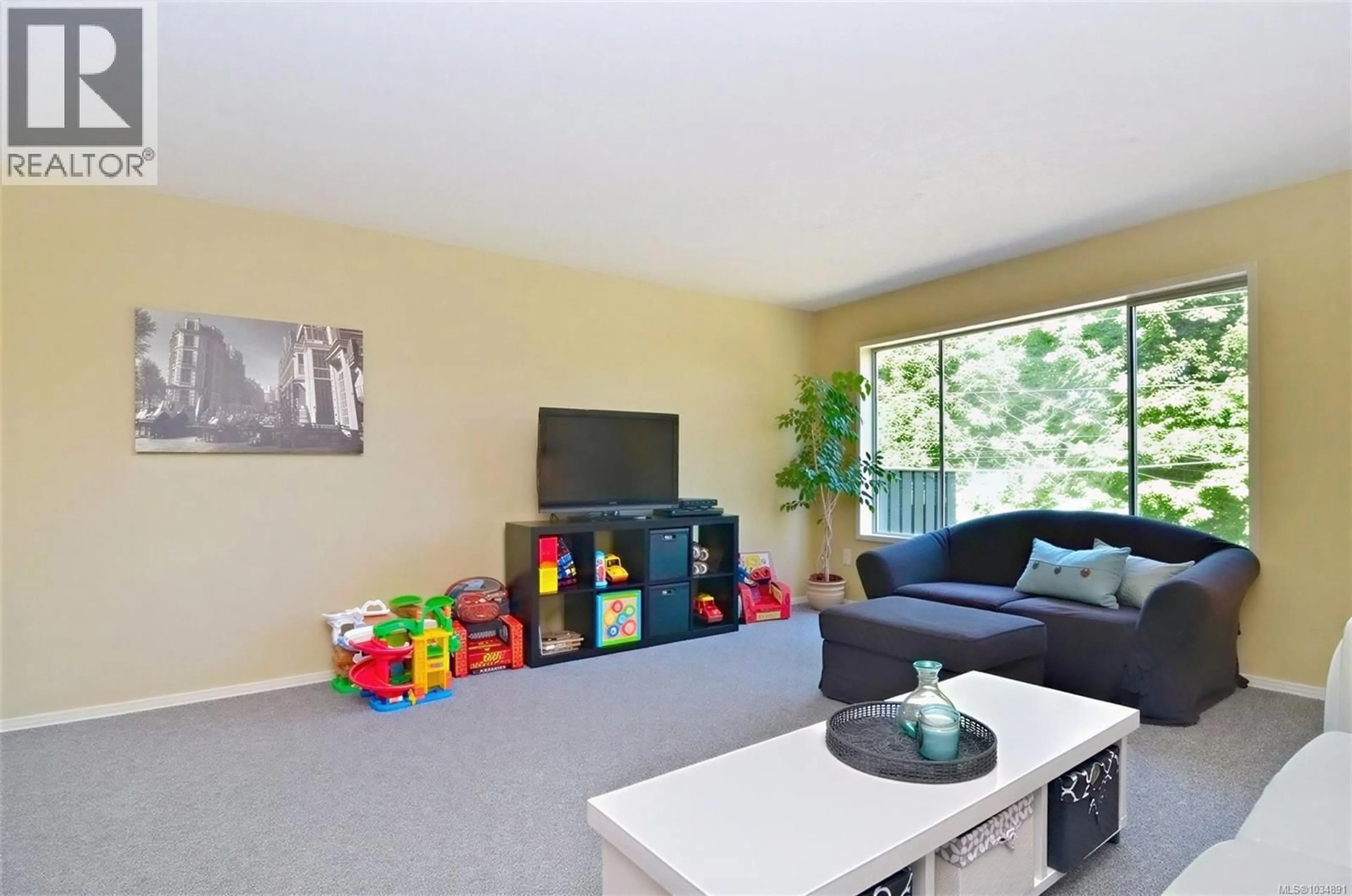 Living room with furniture, unknown for 379 KISLINGBURY LANE, View Royal British Columbia V9B5R2