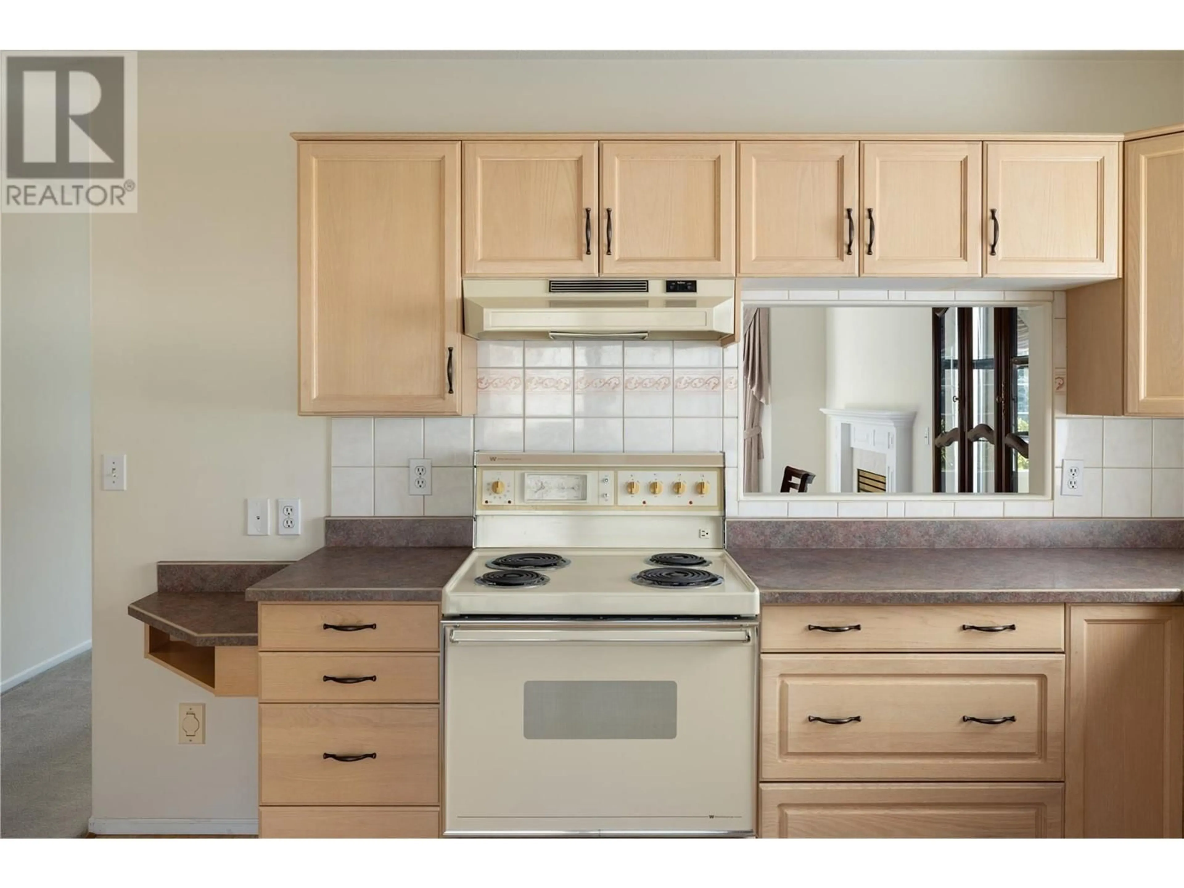 Standard kitchen, unknown for 118 - 595 YATES ROAD, Kelowna British Columbia V1V1P8
