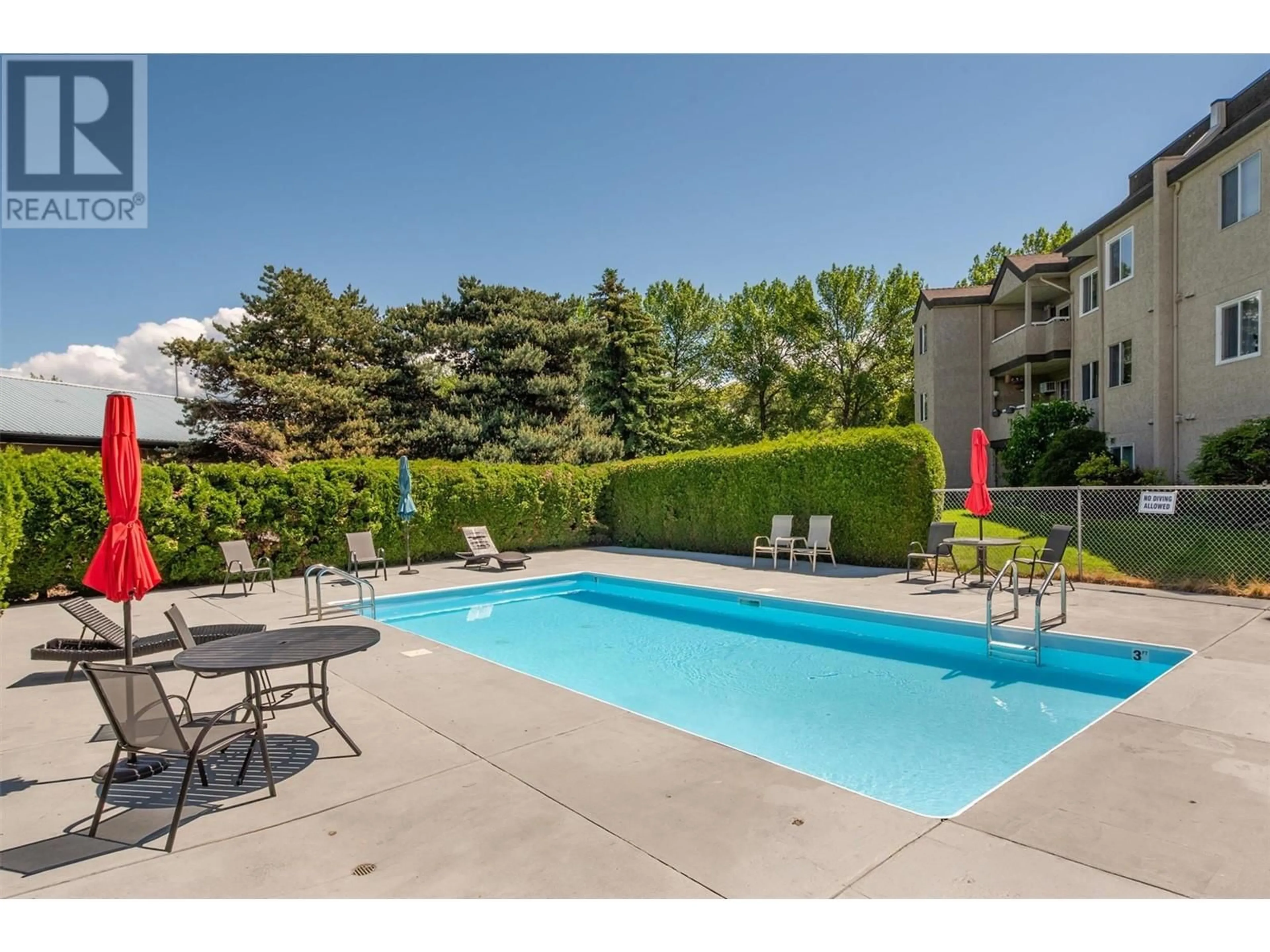 Pool for 313 - 3842 GORDON DRIVE, Kelowna British Columbia V1W3G5