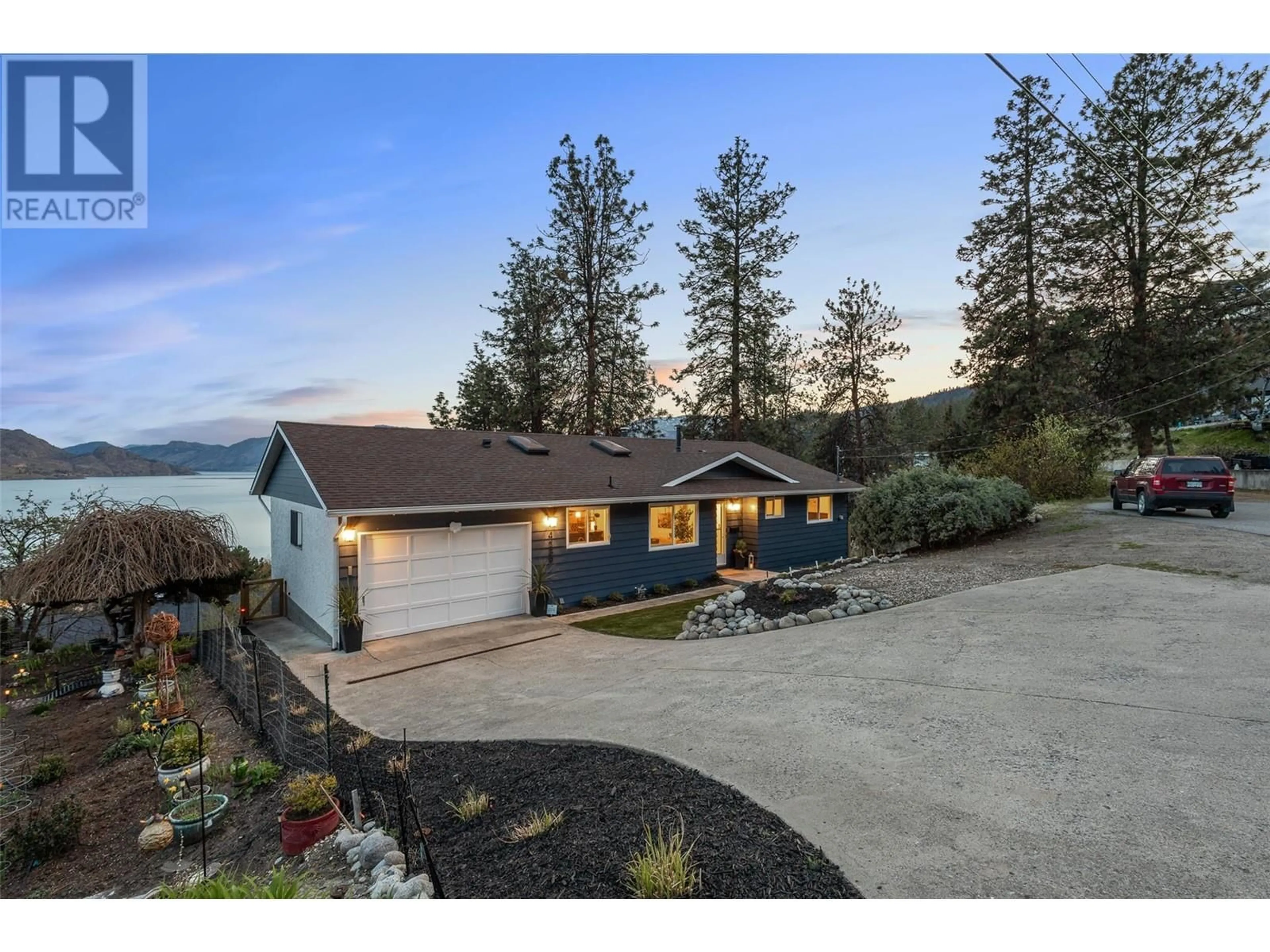 A pic from outside/outdoor area/front of a property/back of a property/a pic from drone, unknown for 4239 4TH AVENUE, Peachland British Columbia V0H1X5