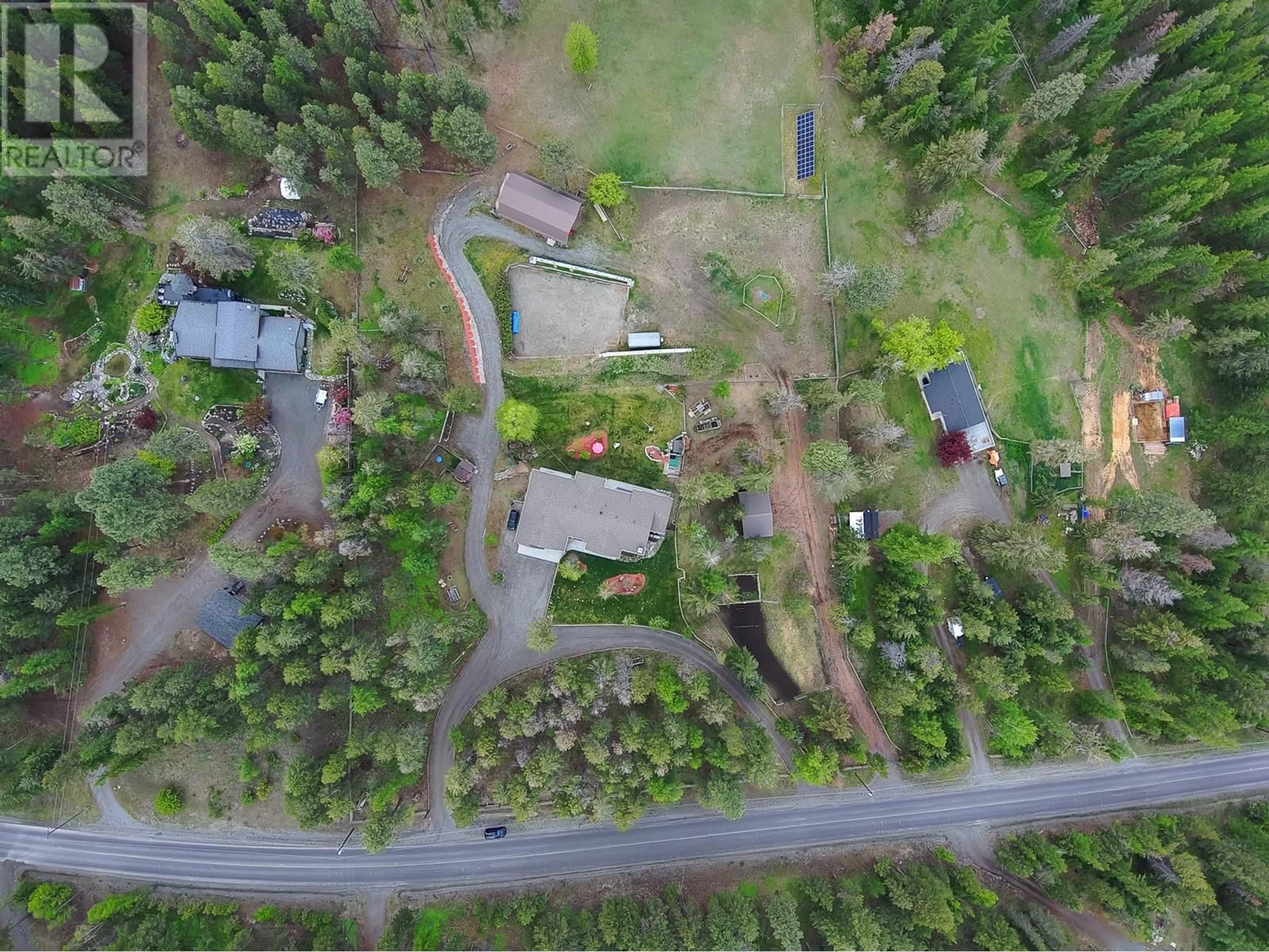 A pic from outside/outdoor area/front of a property/back of a property/a pic from drone, unknown for 3749 SILVER SPRING DRIVE, Cranbrook British Columbia V1C6X8