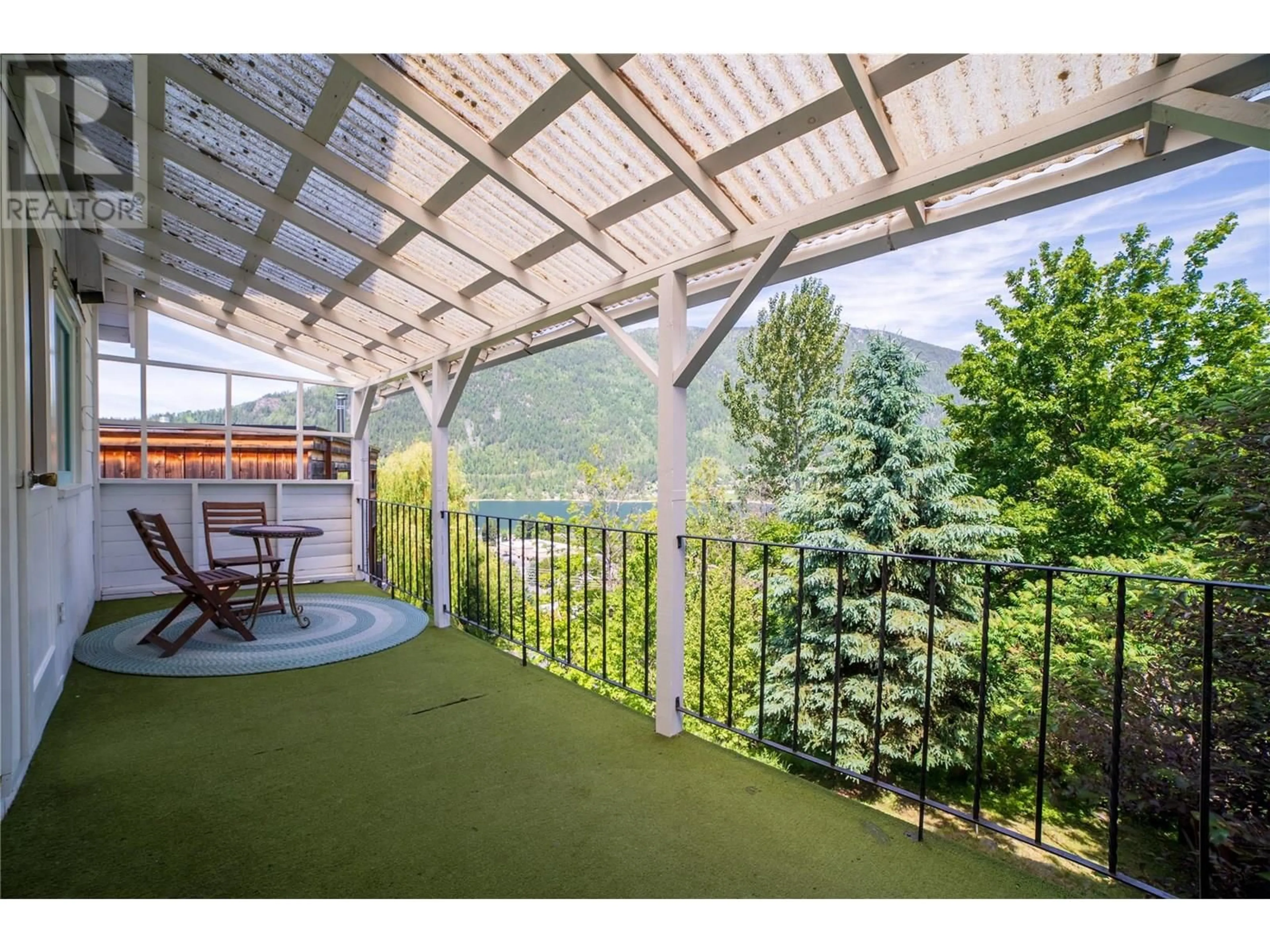 Patio, mountain view for 319 HIGH STREET, Nelson British Columbia V1L3Z9